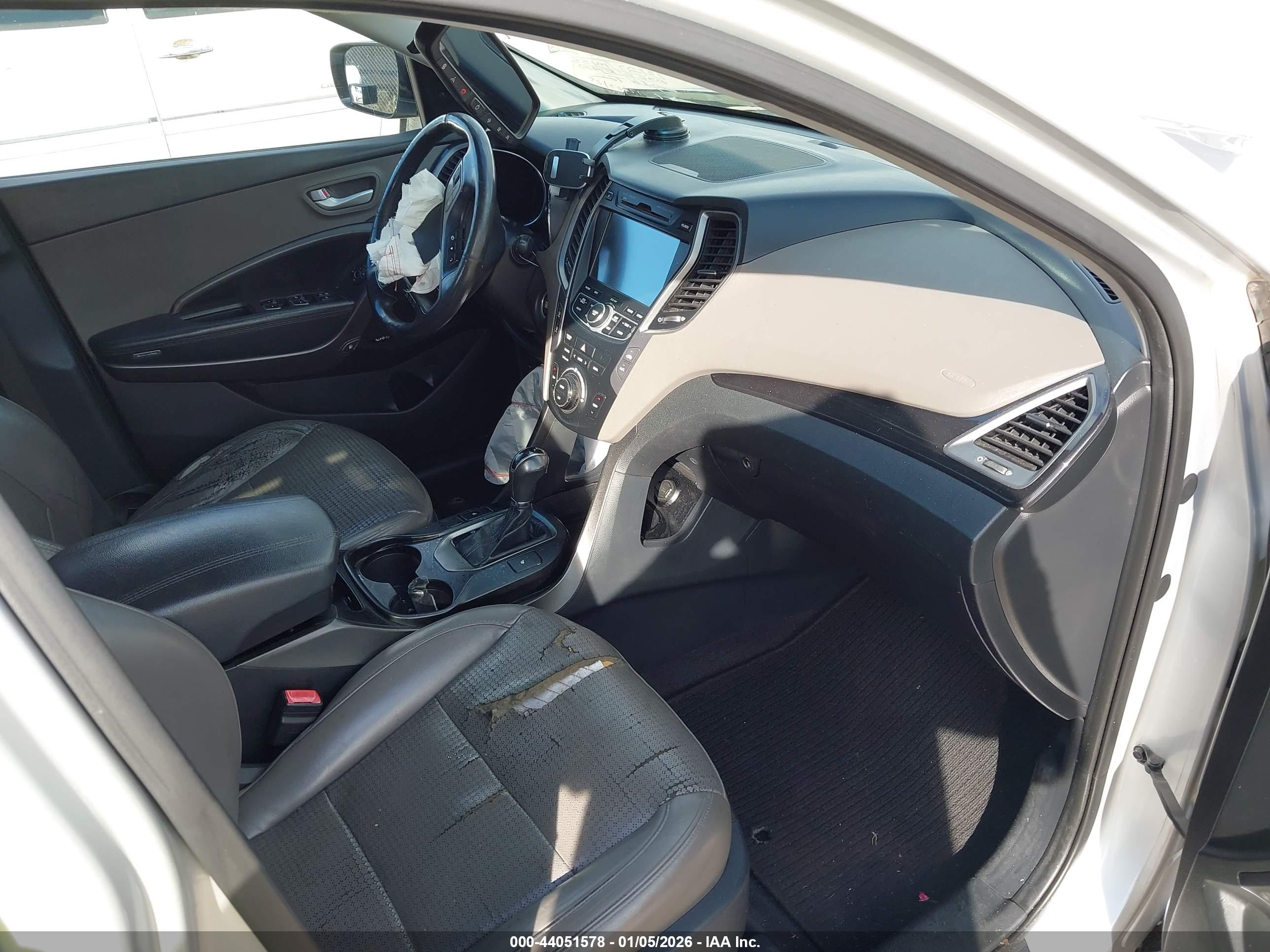 HYUNDAI SANTA image 5