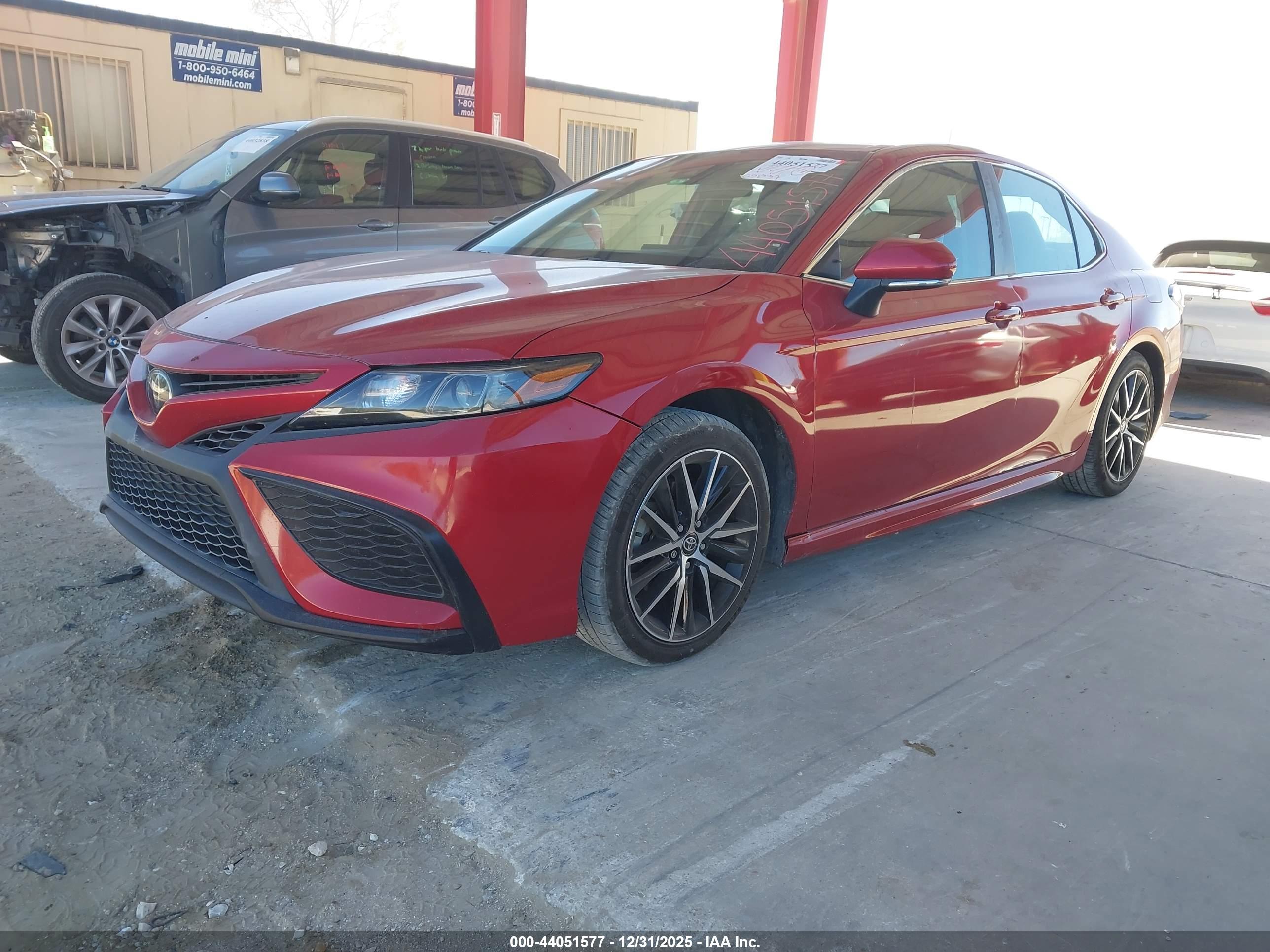 TOYOTA CAMRY image 2