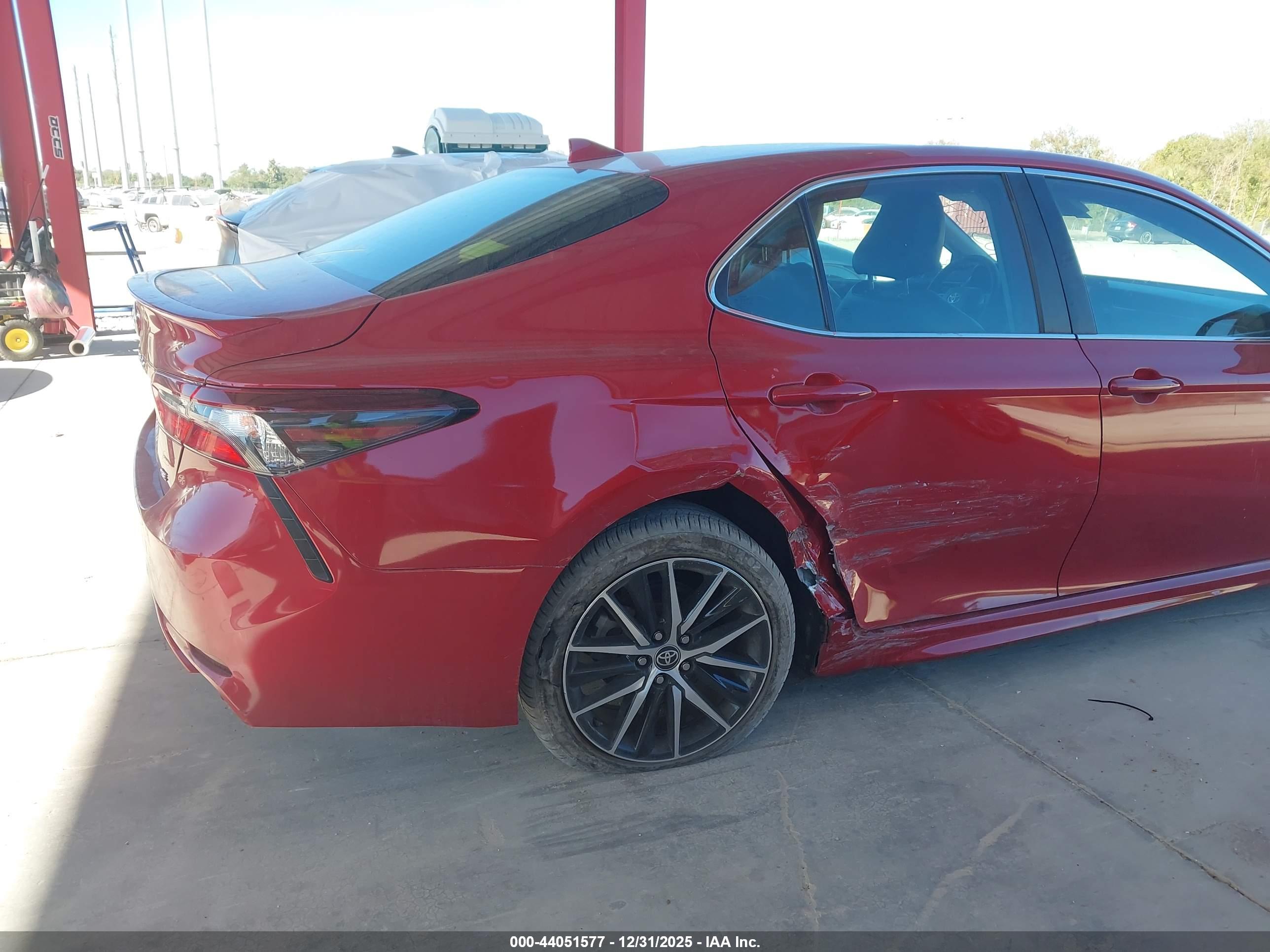 TOYOTA CAMRY image 6