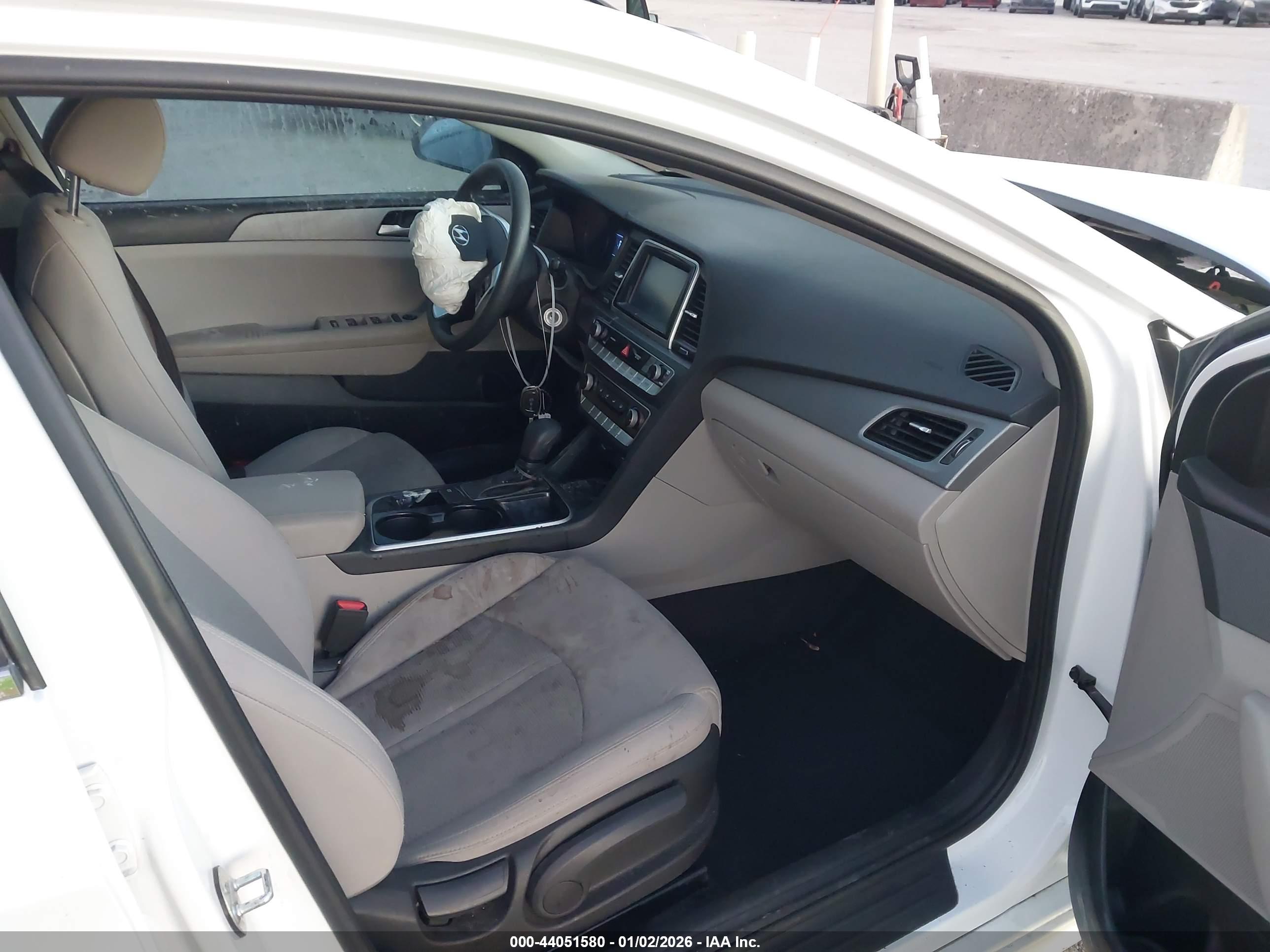 HYUNDAI SONATA image 5
