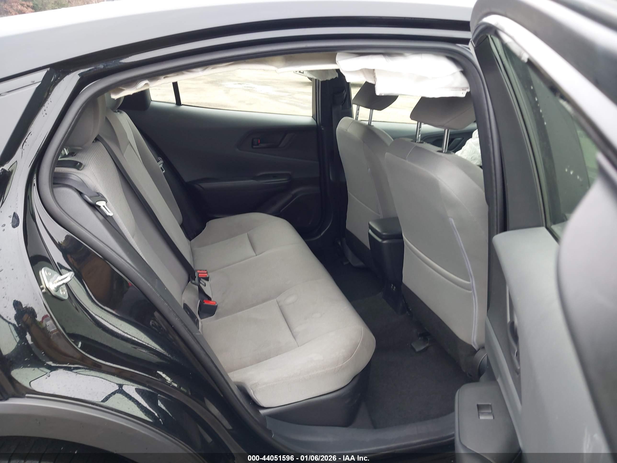TOYOTA PRIUS image 8