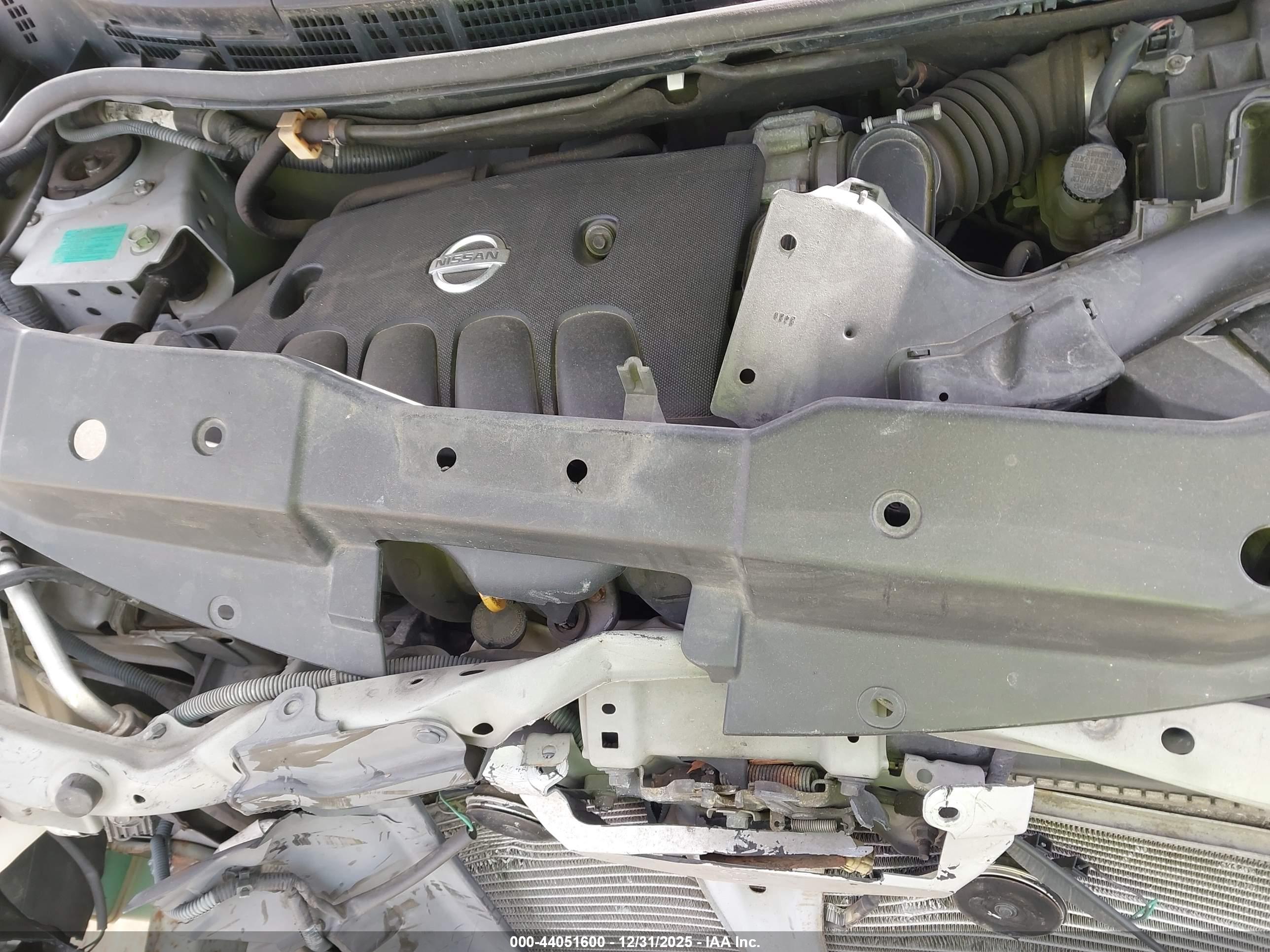 NISSAN VERSA image 10