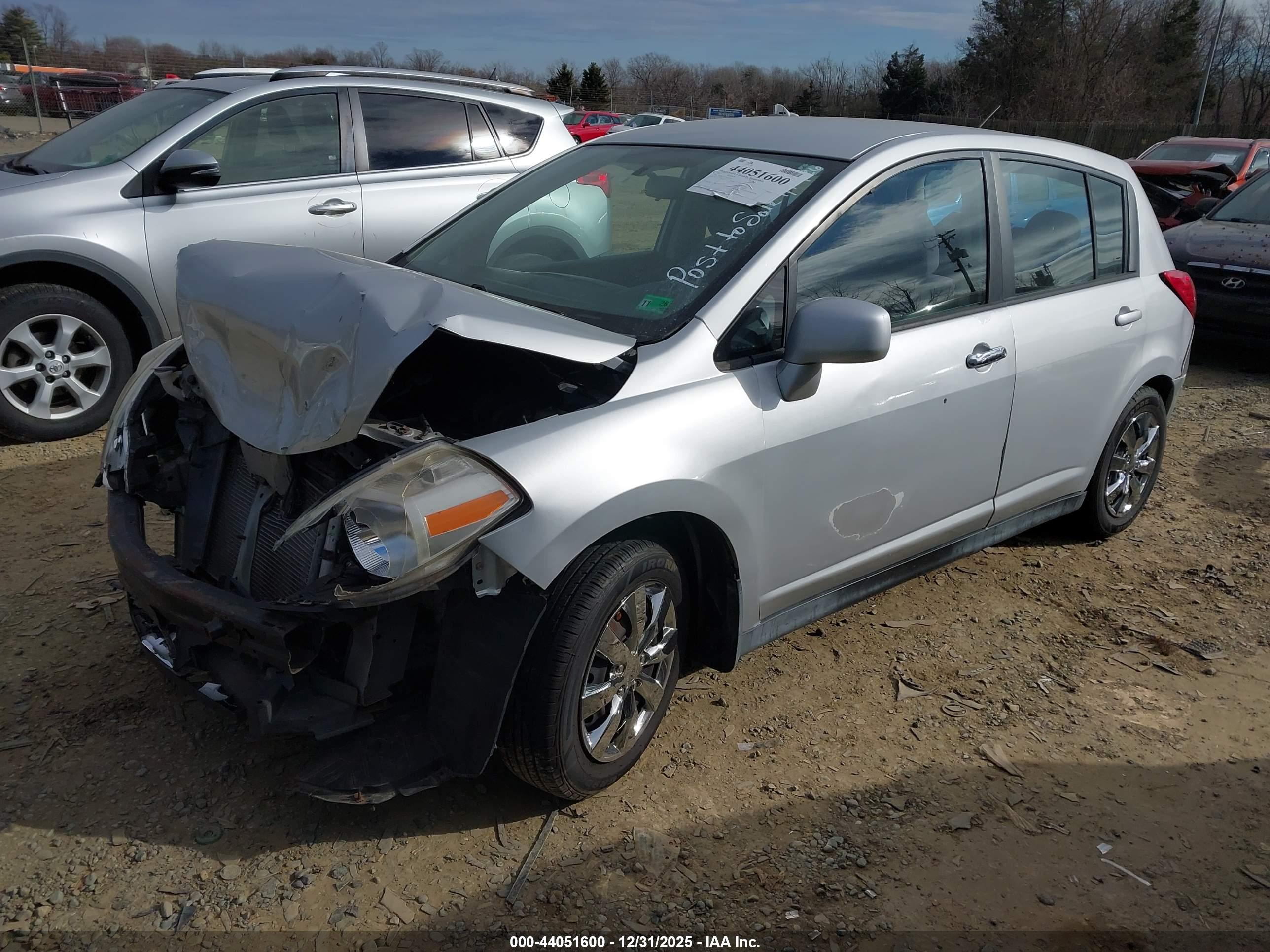 NISSAN VERSA image 2