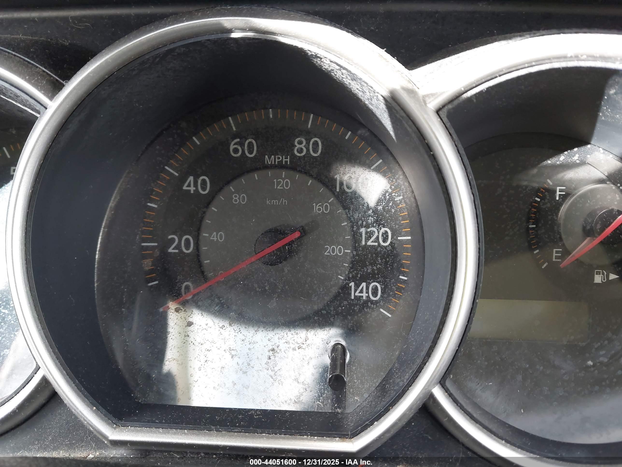NISSAN VERSA image 7