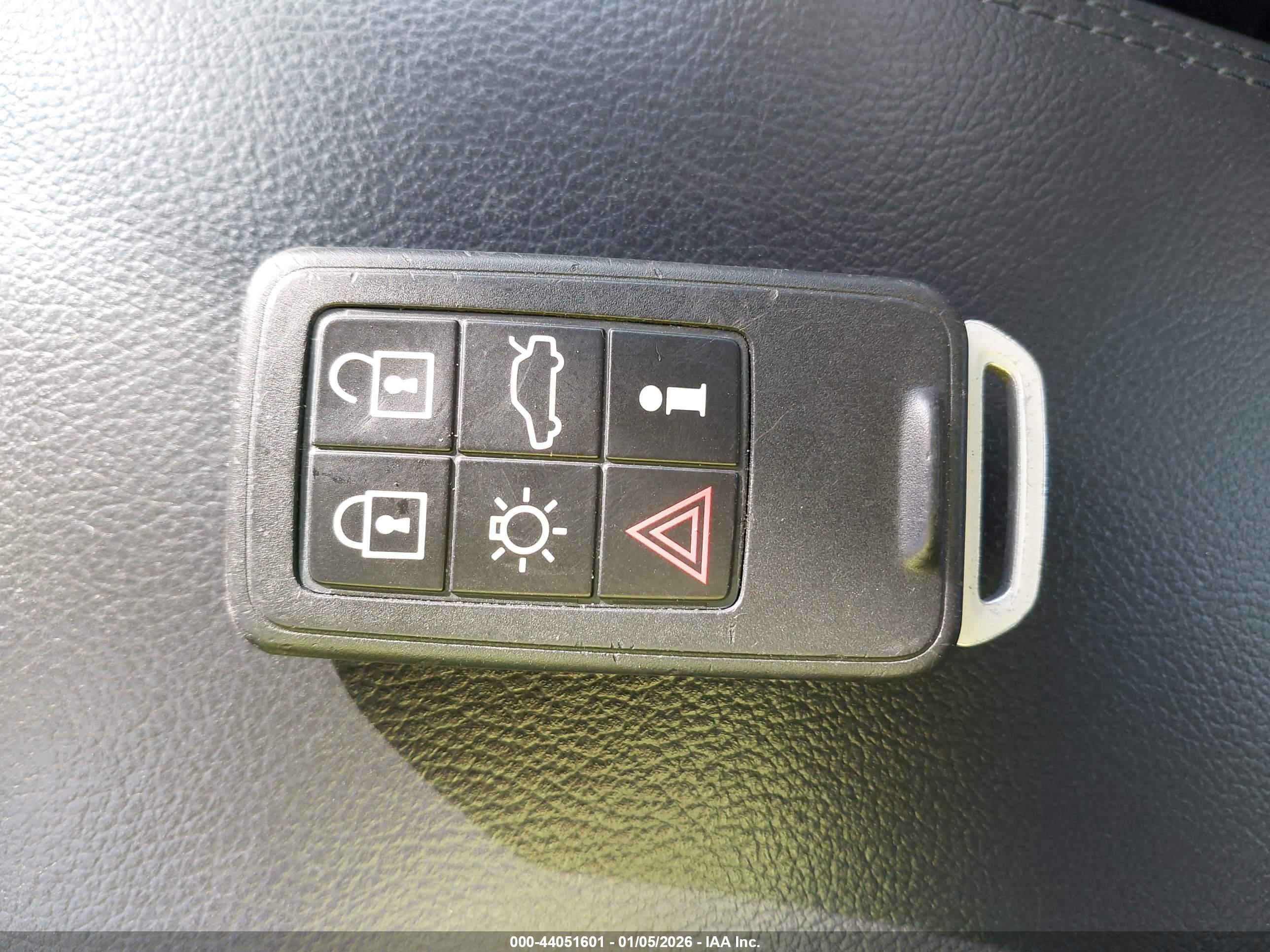 VOLVO S60 image 11