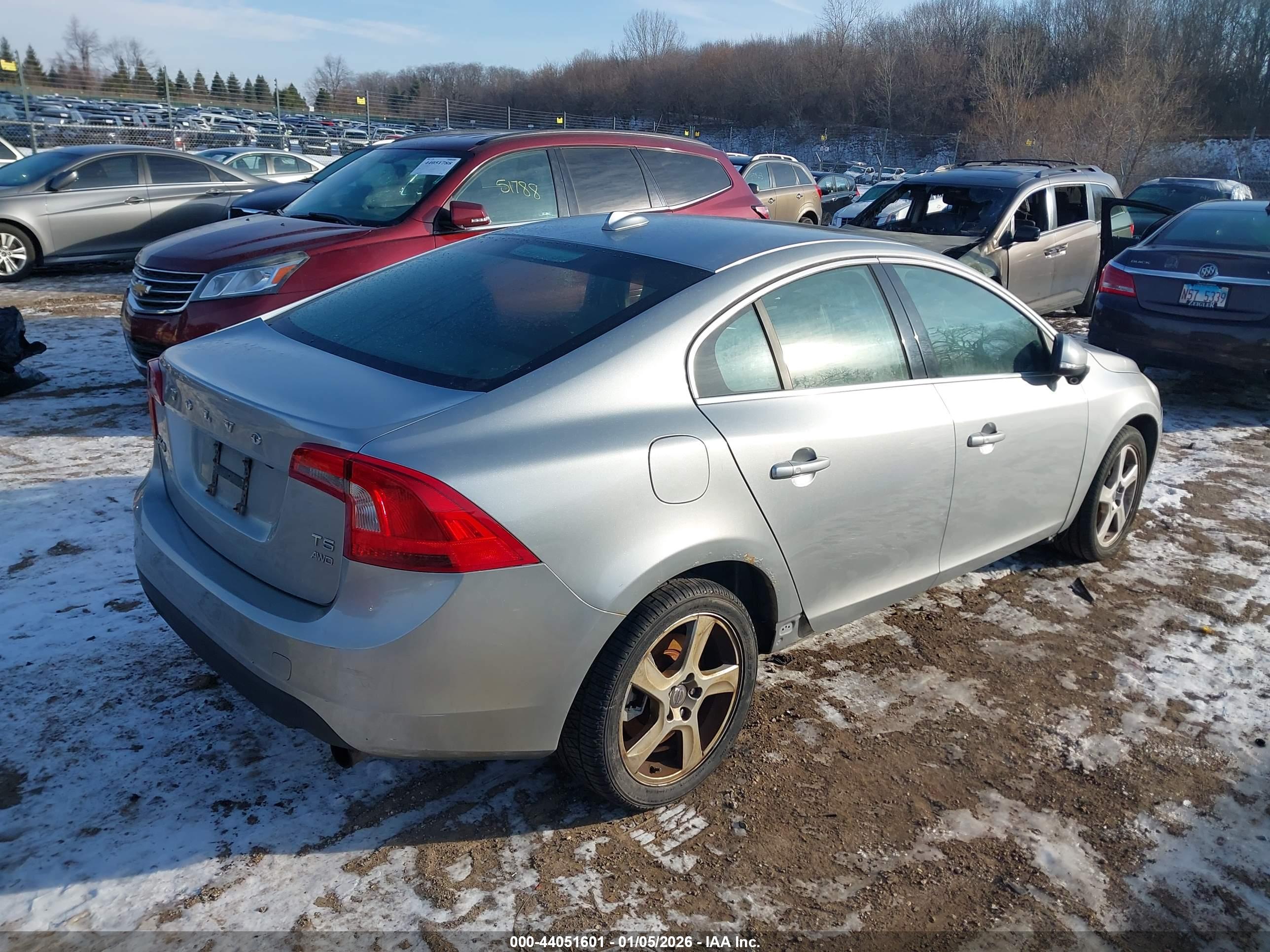 VOLVO S60 image 4