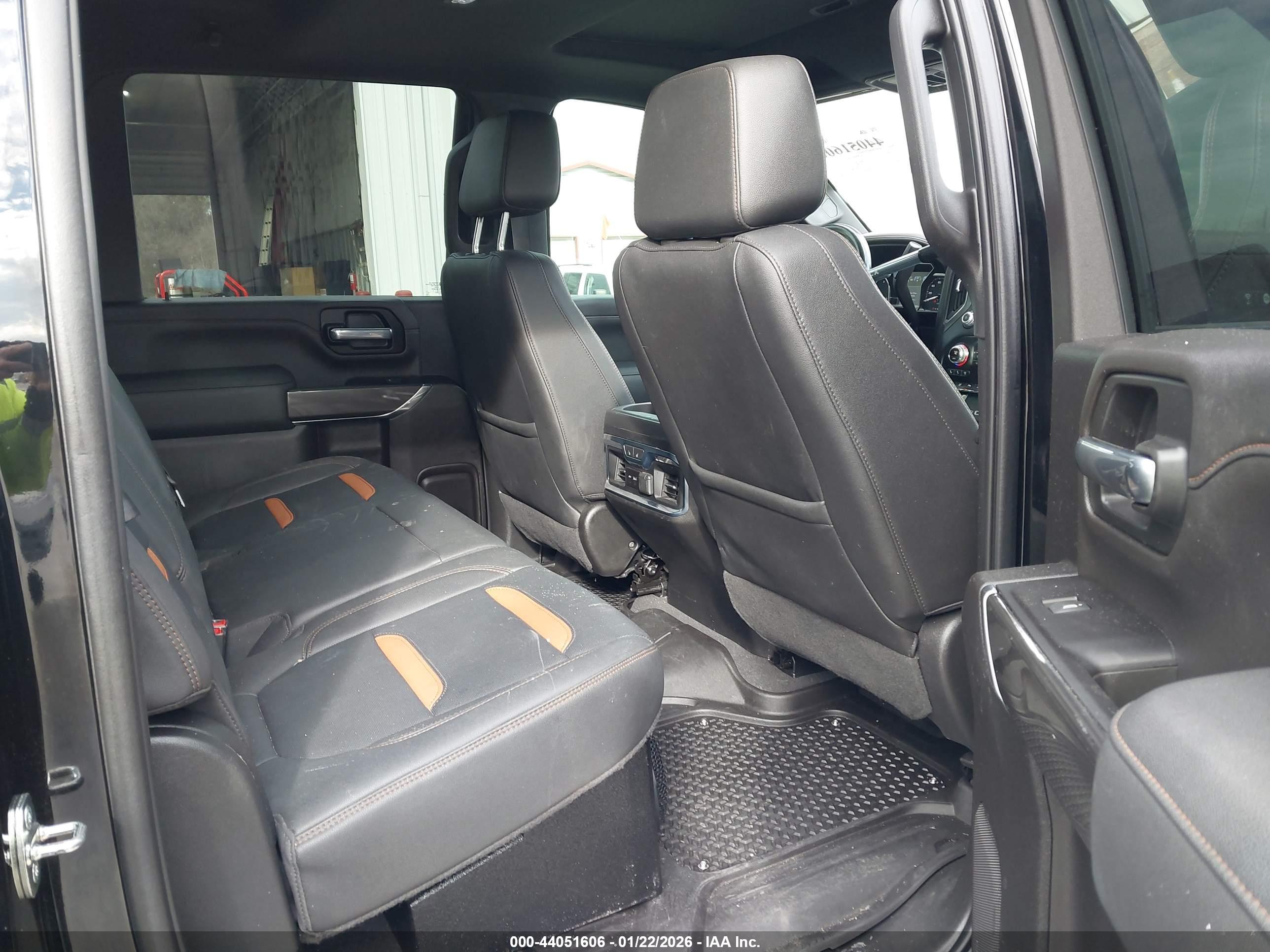 GMC SIERRA image 7