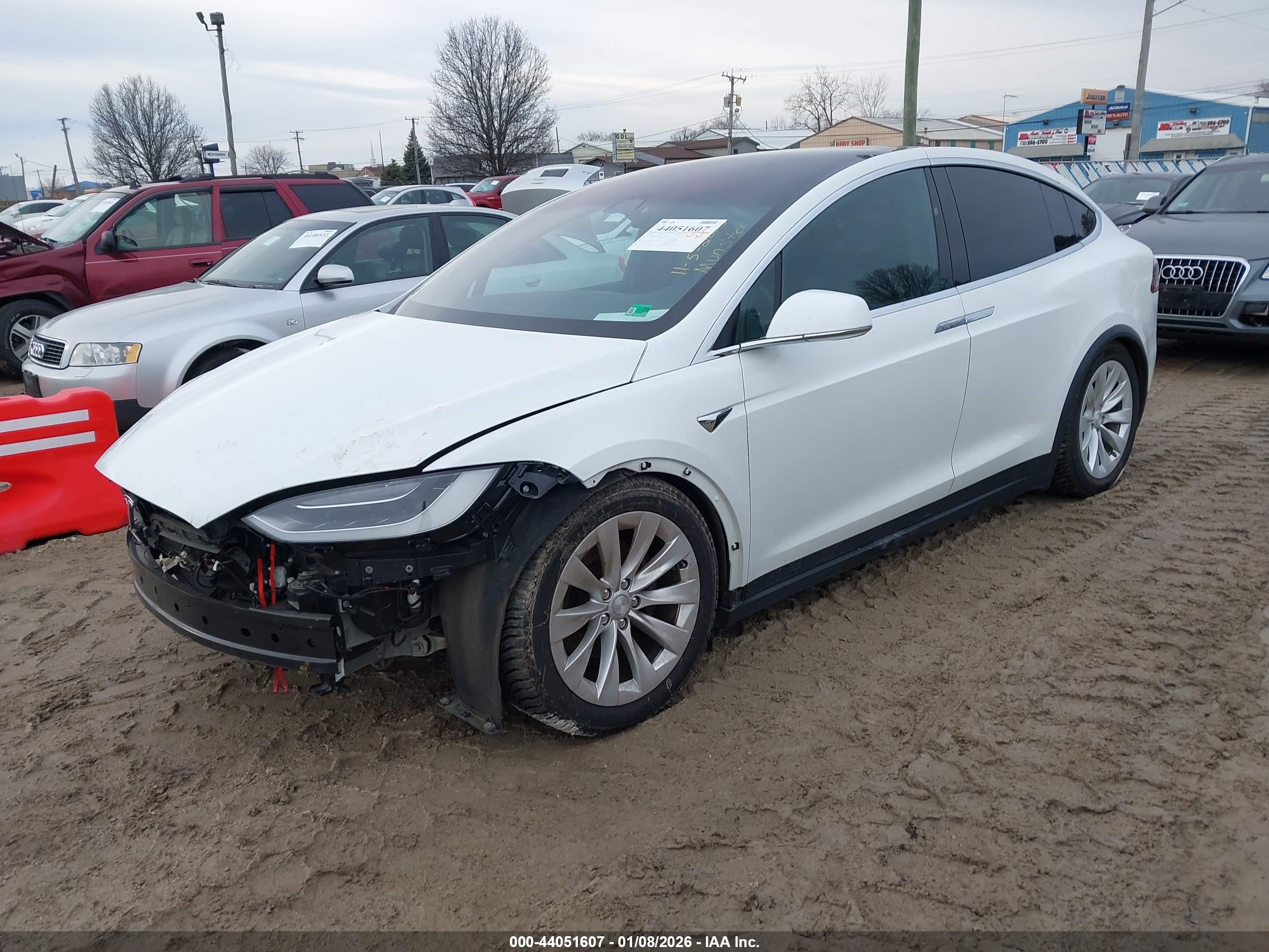 TESLA MODEL image 2