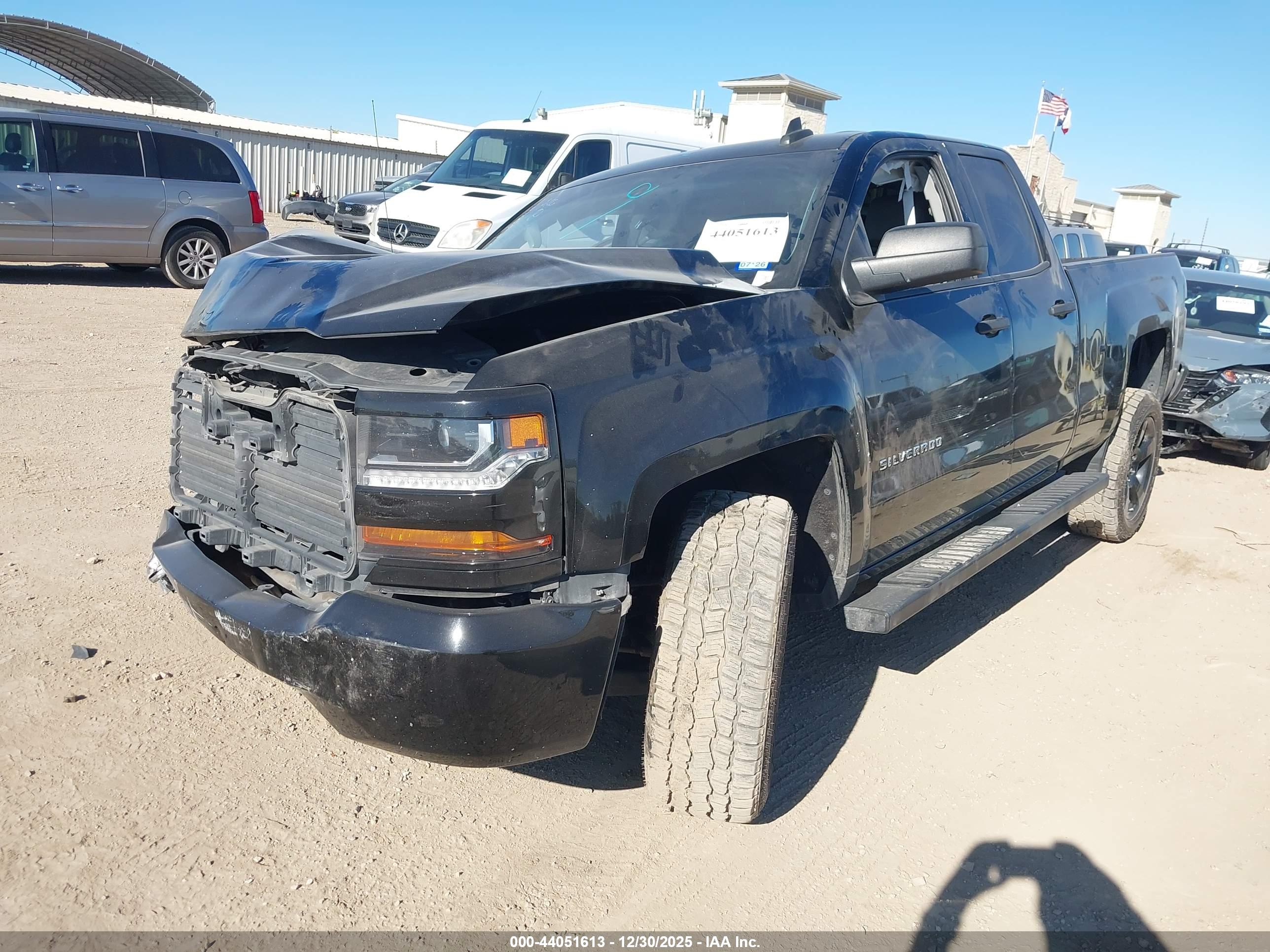 CHEVROLET SILVERADO image 2