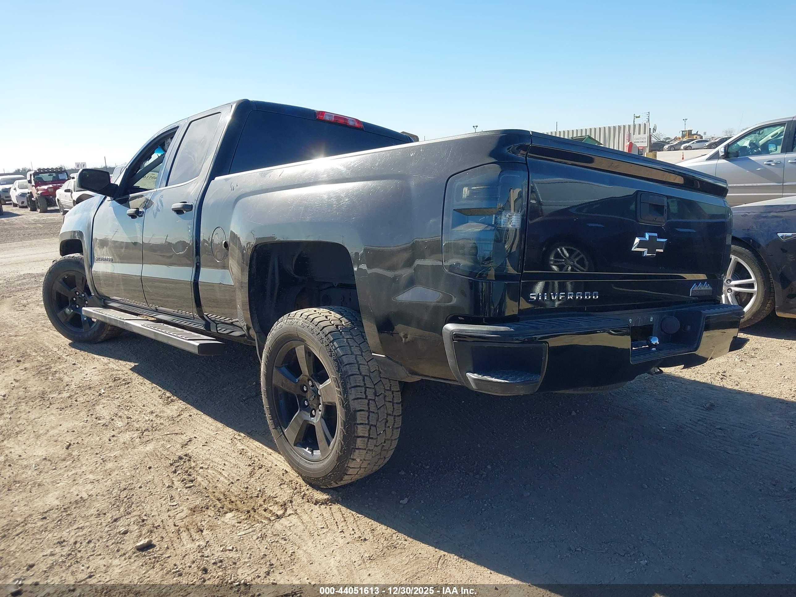 CHEVROLET SILVERADO image 3
