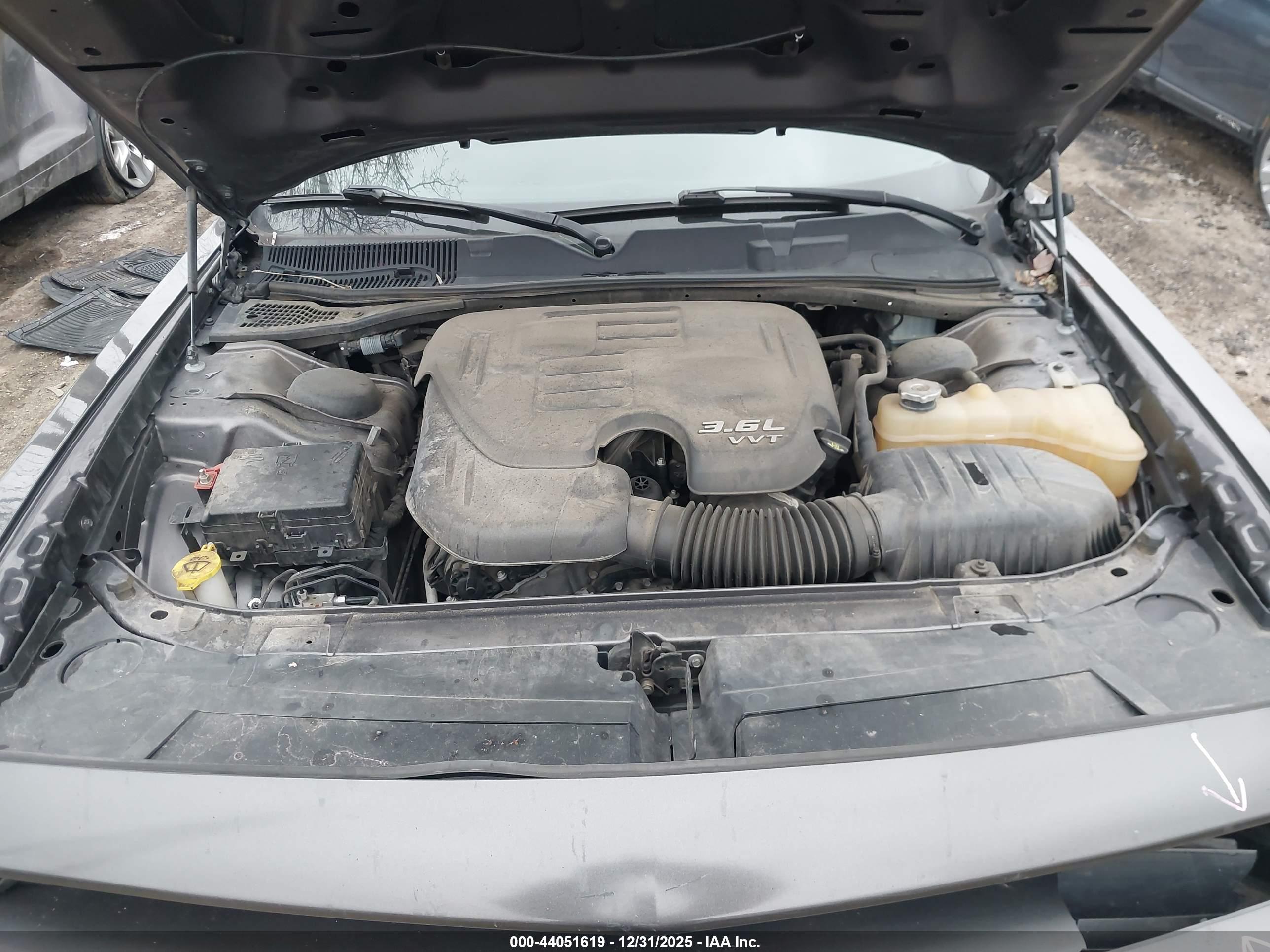 DODGE CHALLENGER image 10