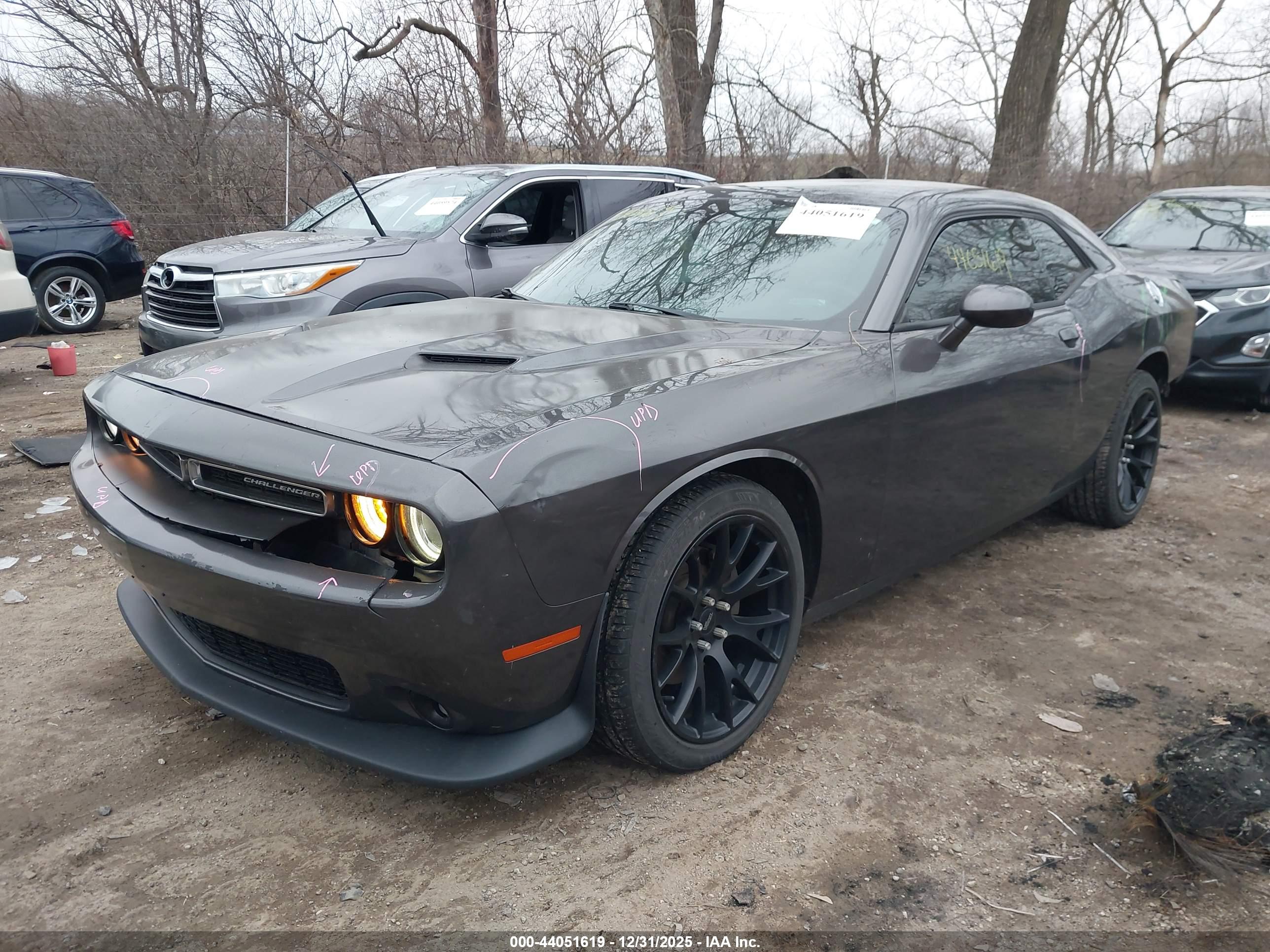 DODGE CHALLENGER image 2