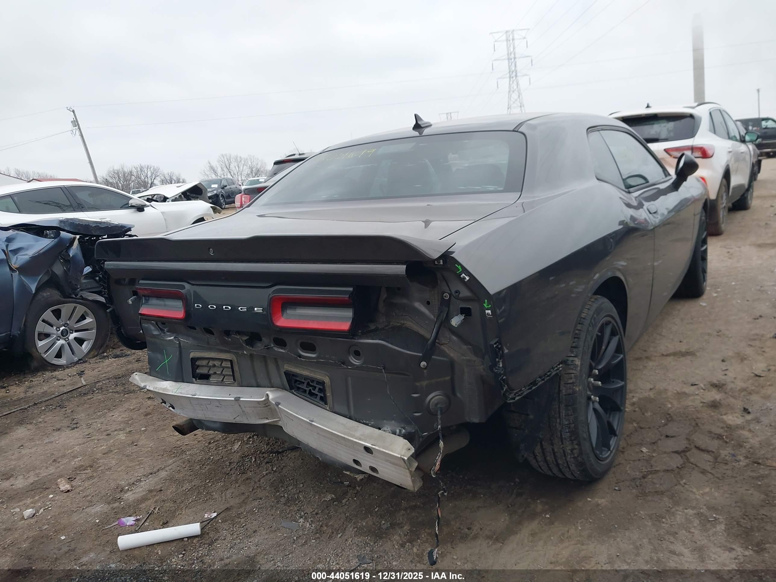 DODGE CHALLENGER image 6