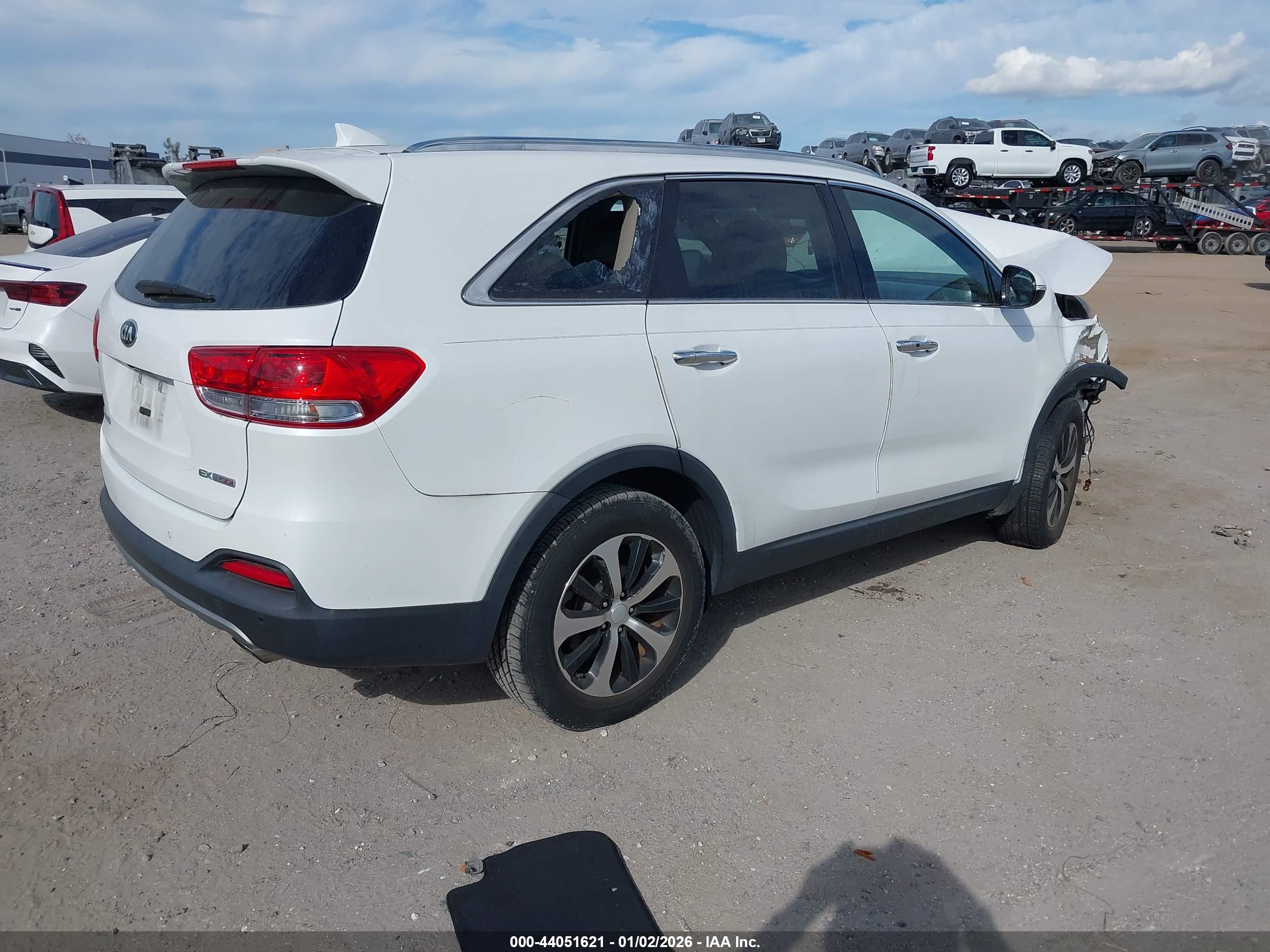 KIA SORENTO image 4