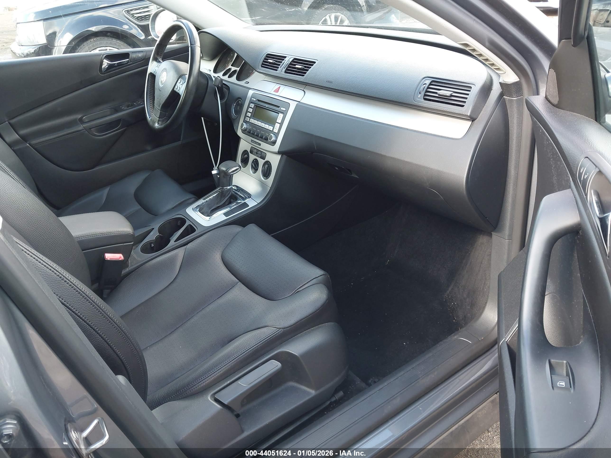VOLKSWAGEN PASSAT image 5