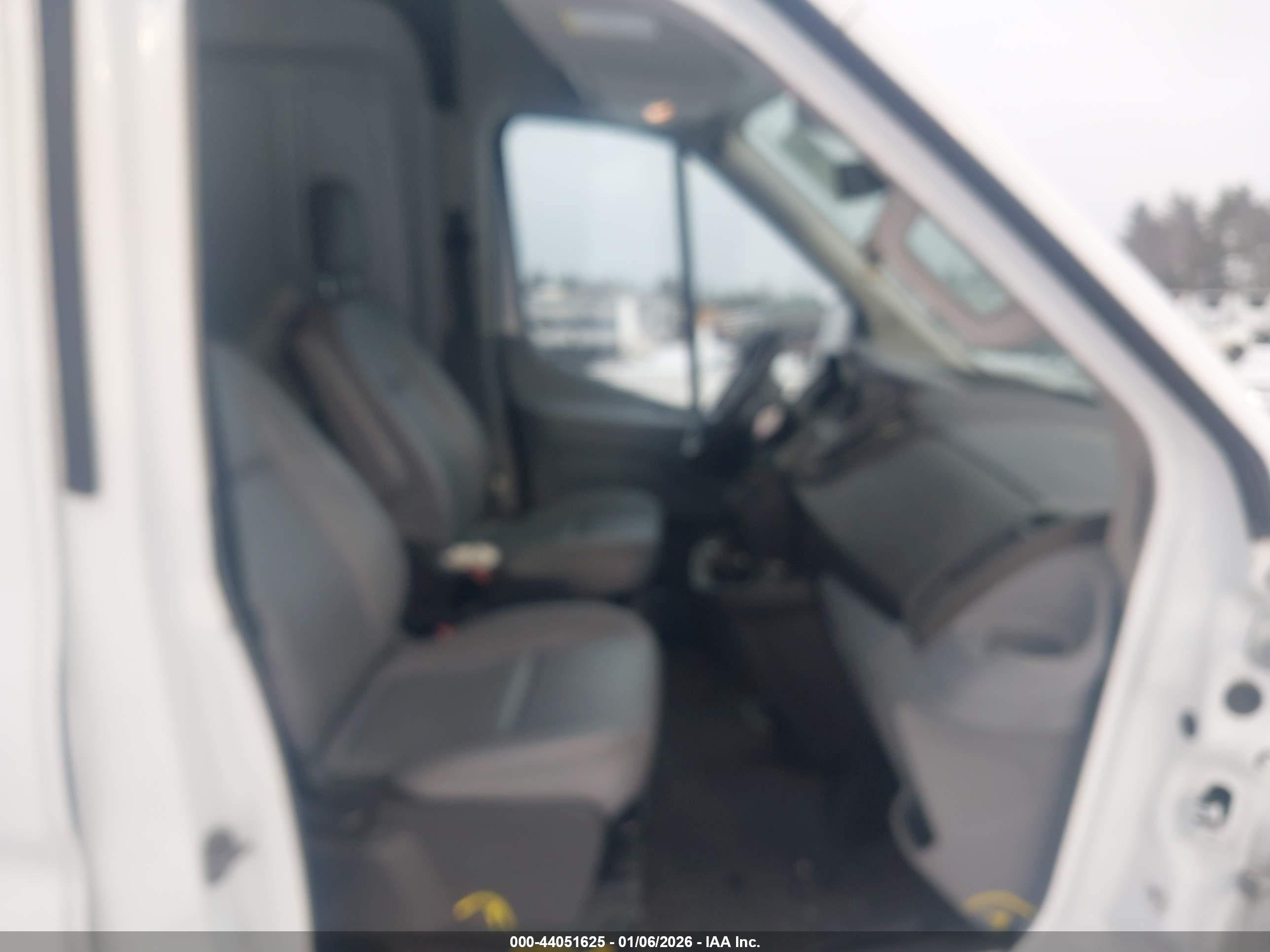 FORD TRANSIT-250 image 5