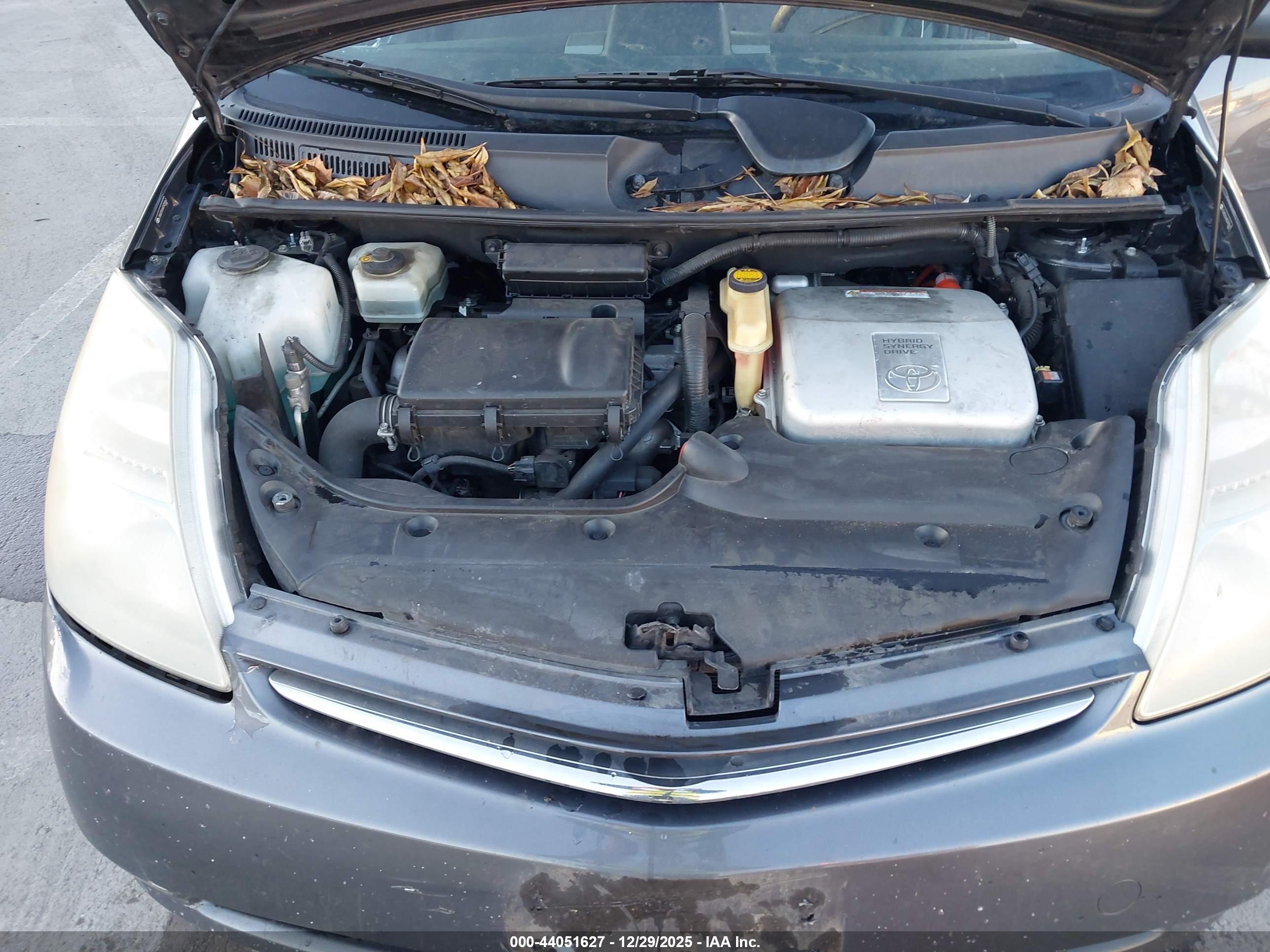 TOYOTA PRIUS image 10