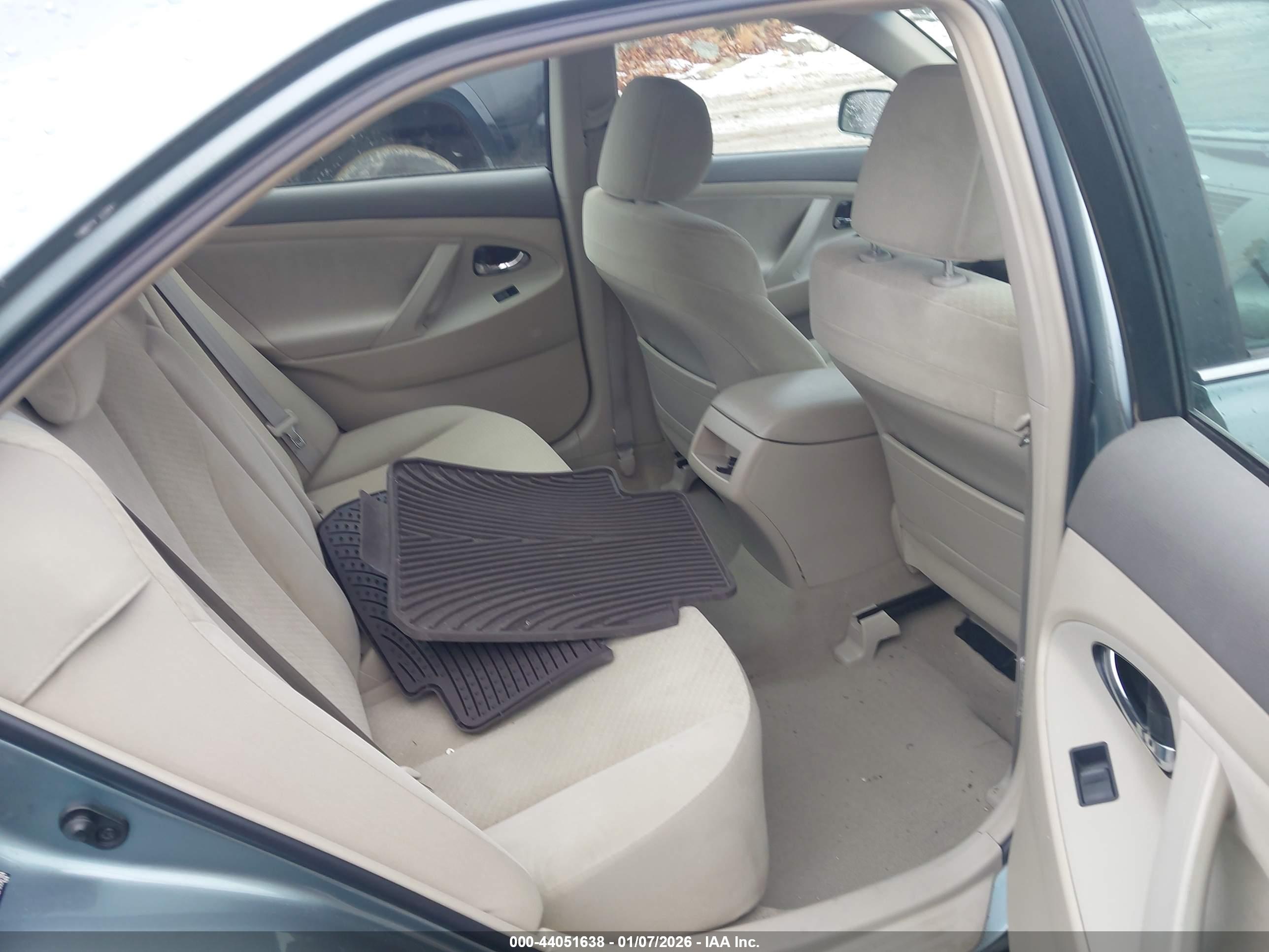 TOYOTA CAMRY image 8