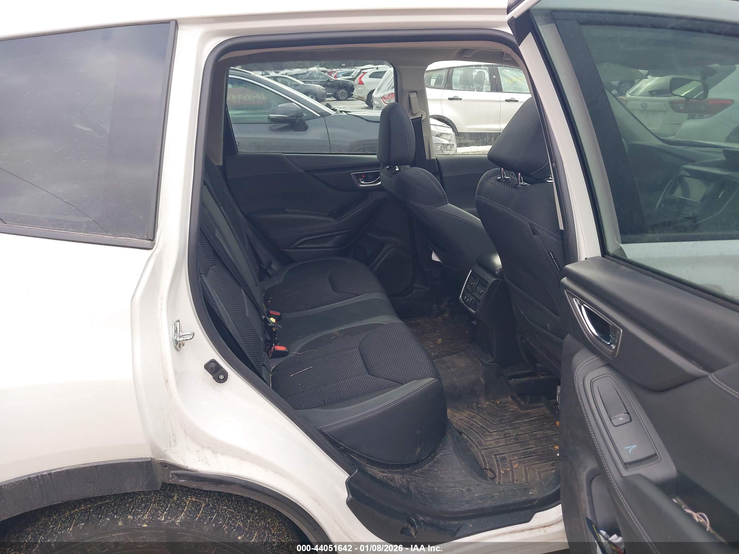 SUBARU FORESTER image 8