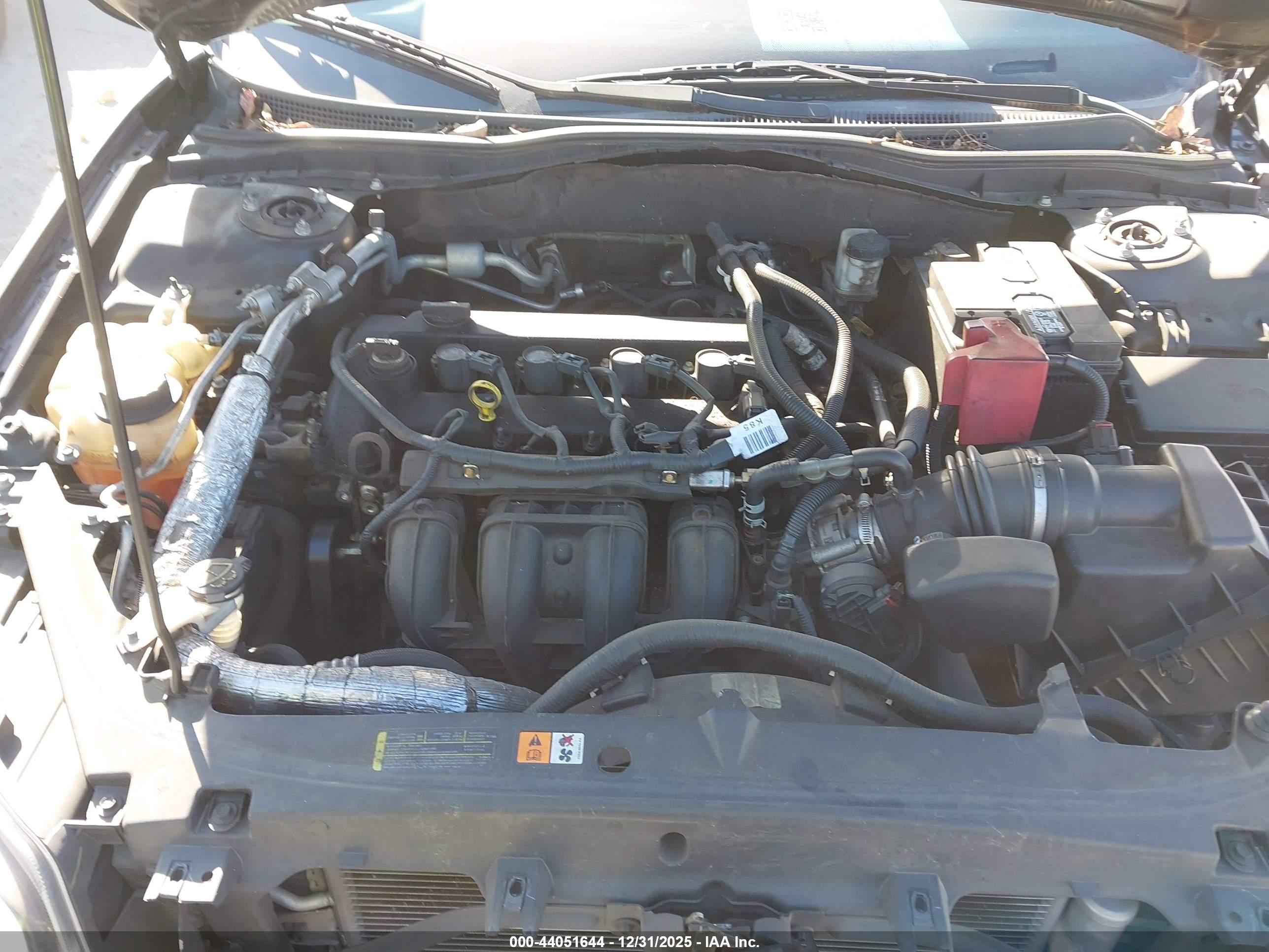 FORD FUSION image 10