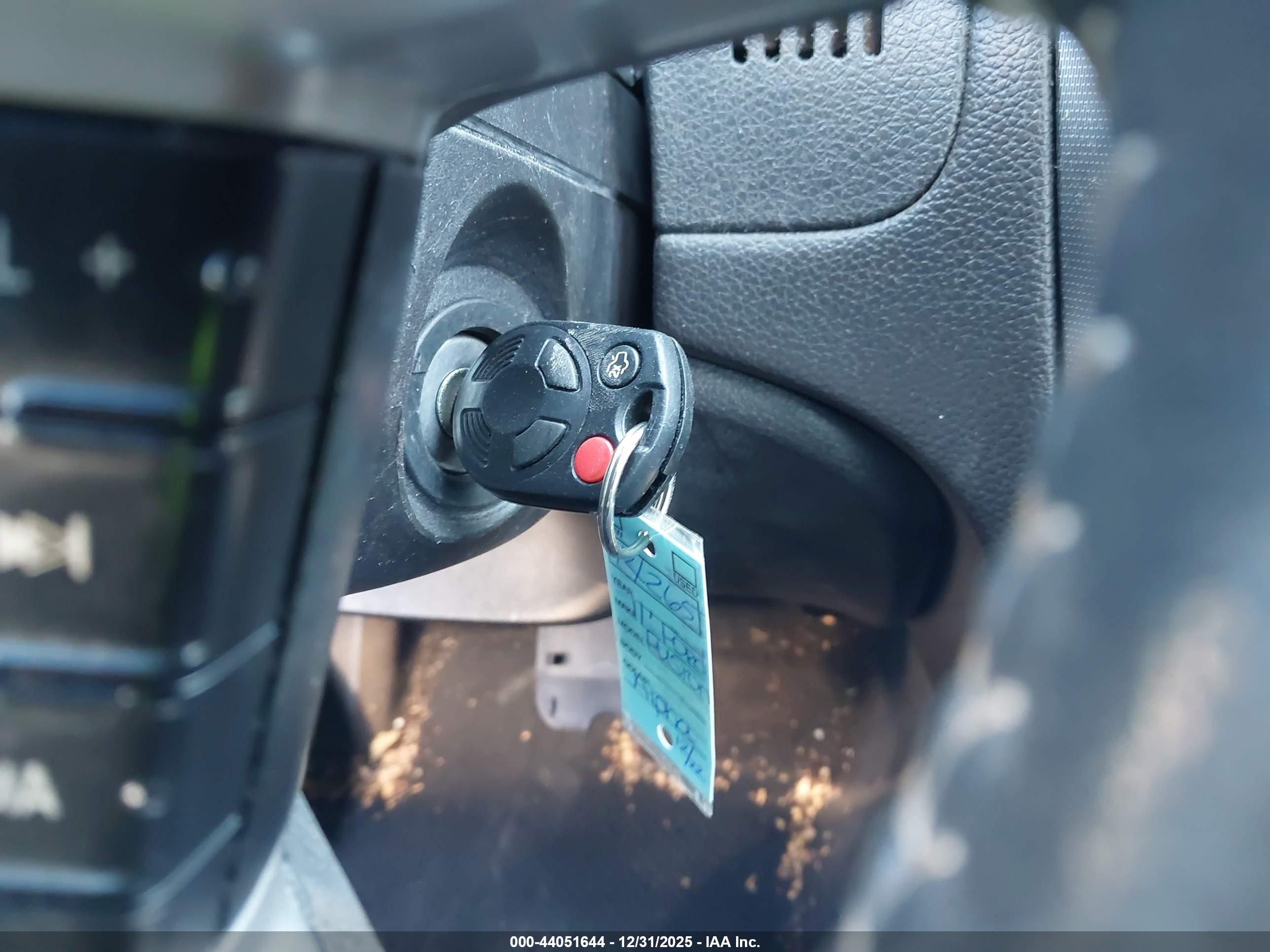 FORD FUSION image 11