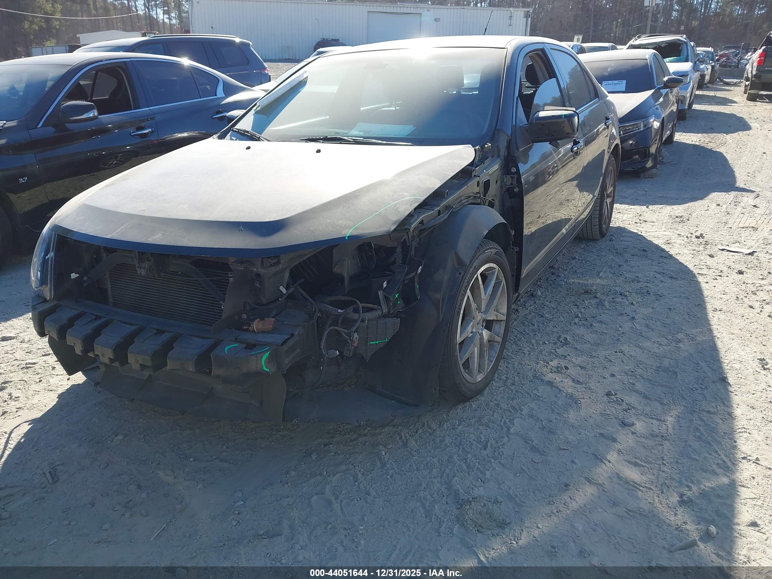 FORD FUSION image 2