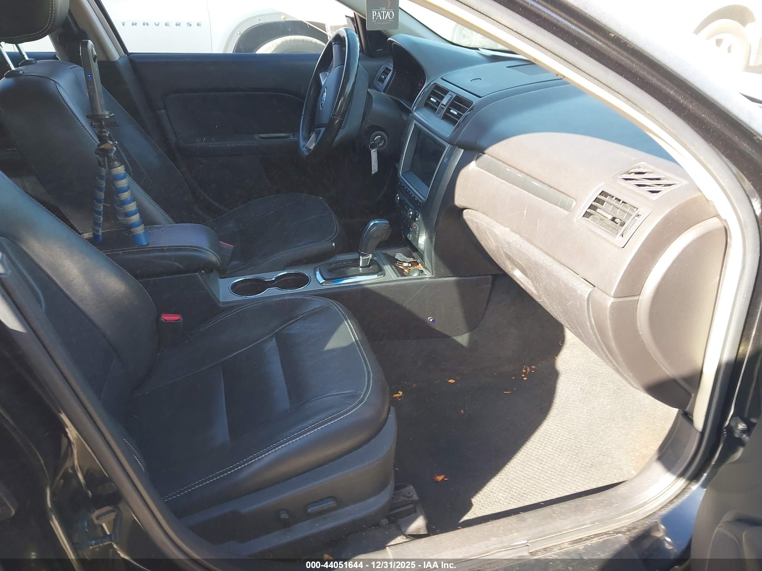 FORD FUSION image 5