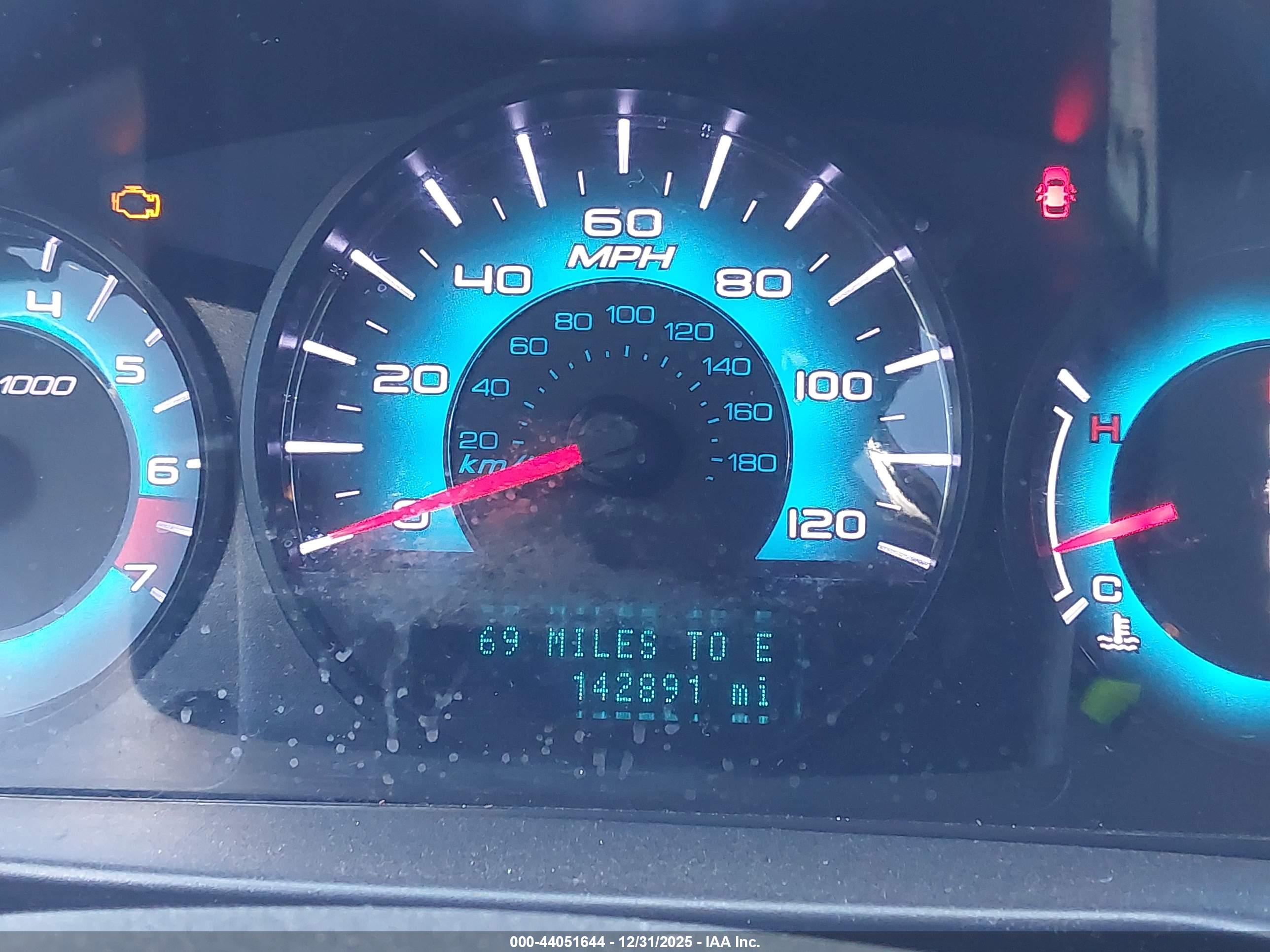 FORD FUSION image 7