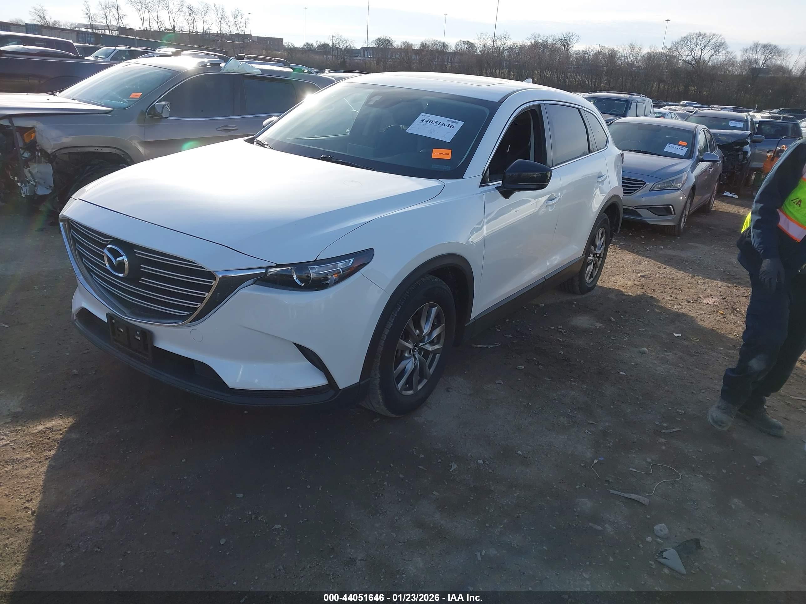 MAZDA CX-9 image 2