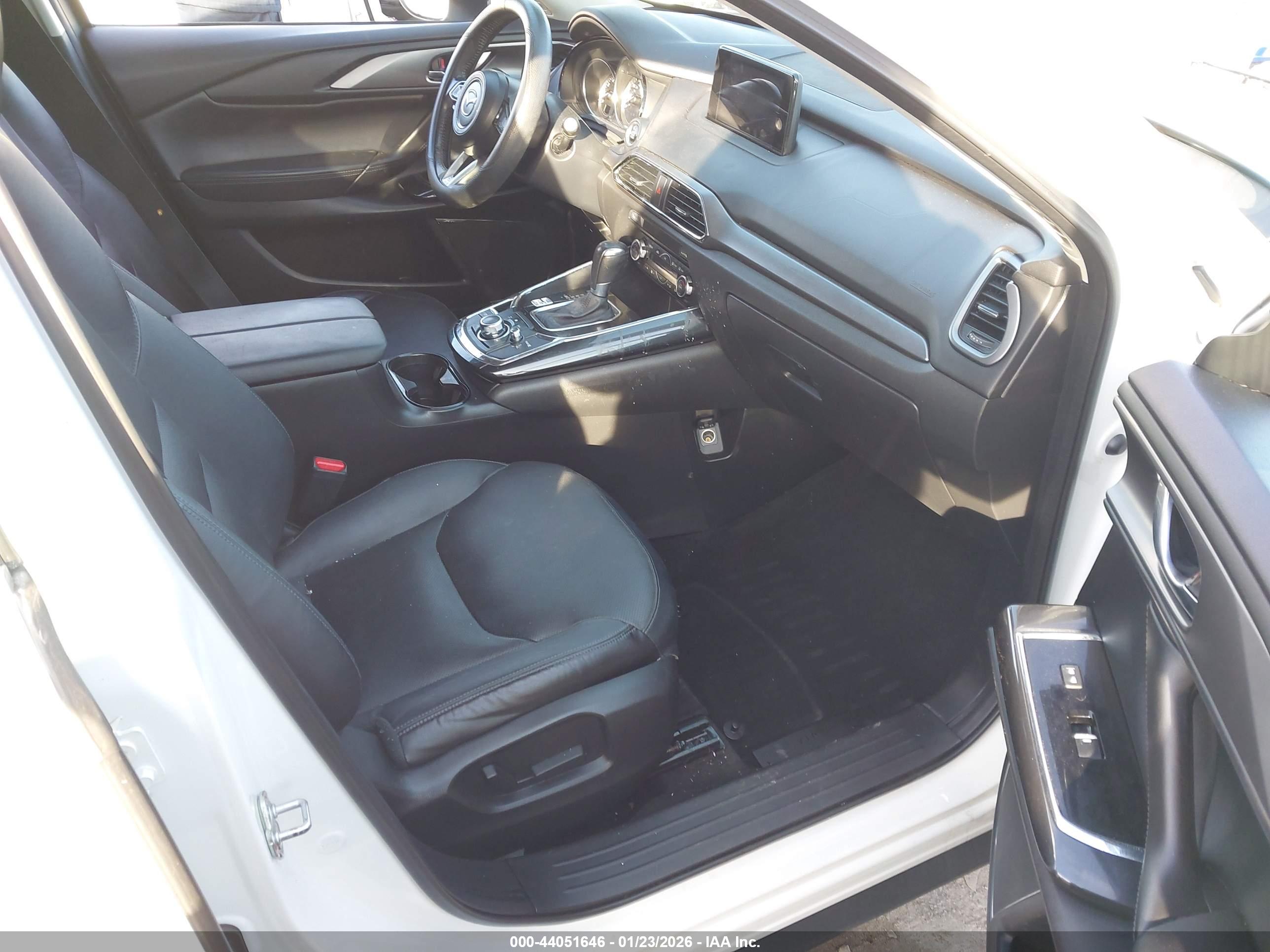 MAZDA CX-9 image 5
