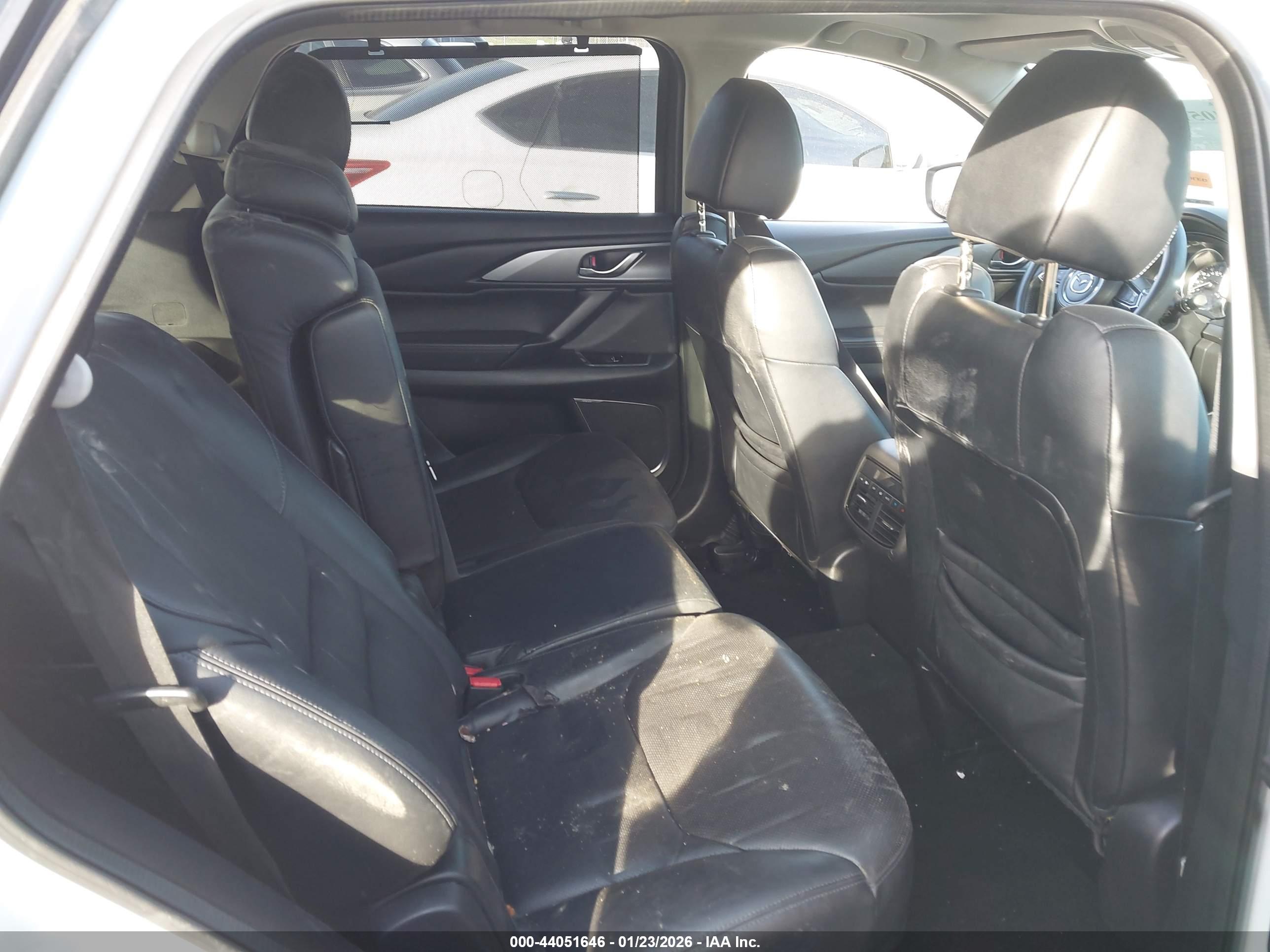 MAZDA CX-9 image 8