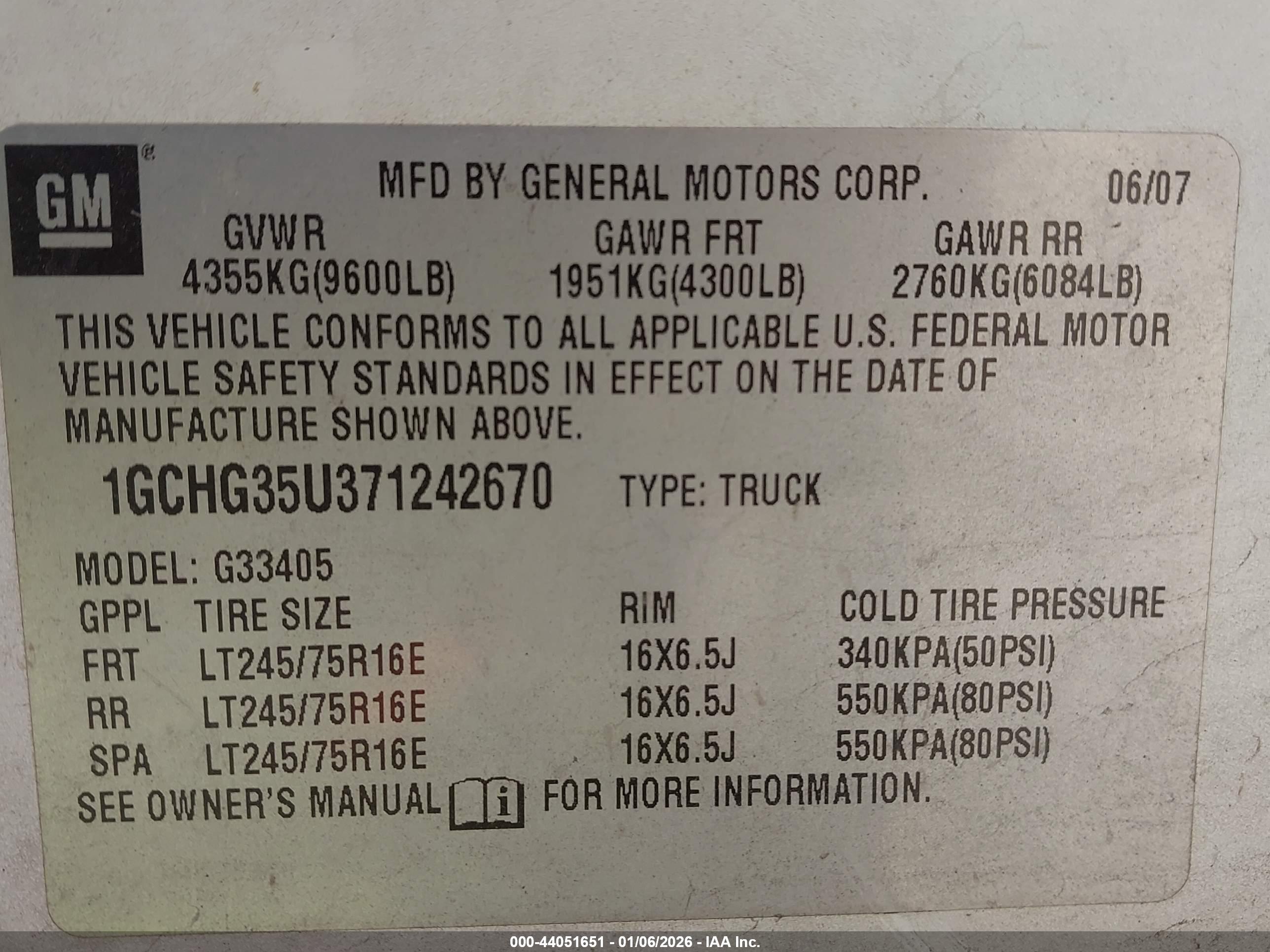 CHEVROLET EXPRESS image 9