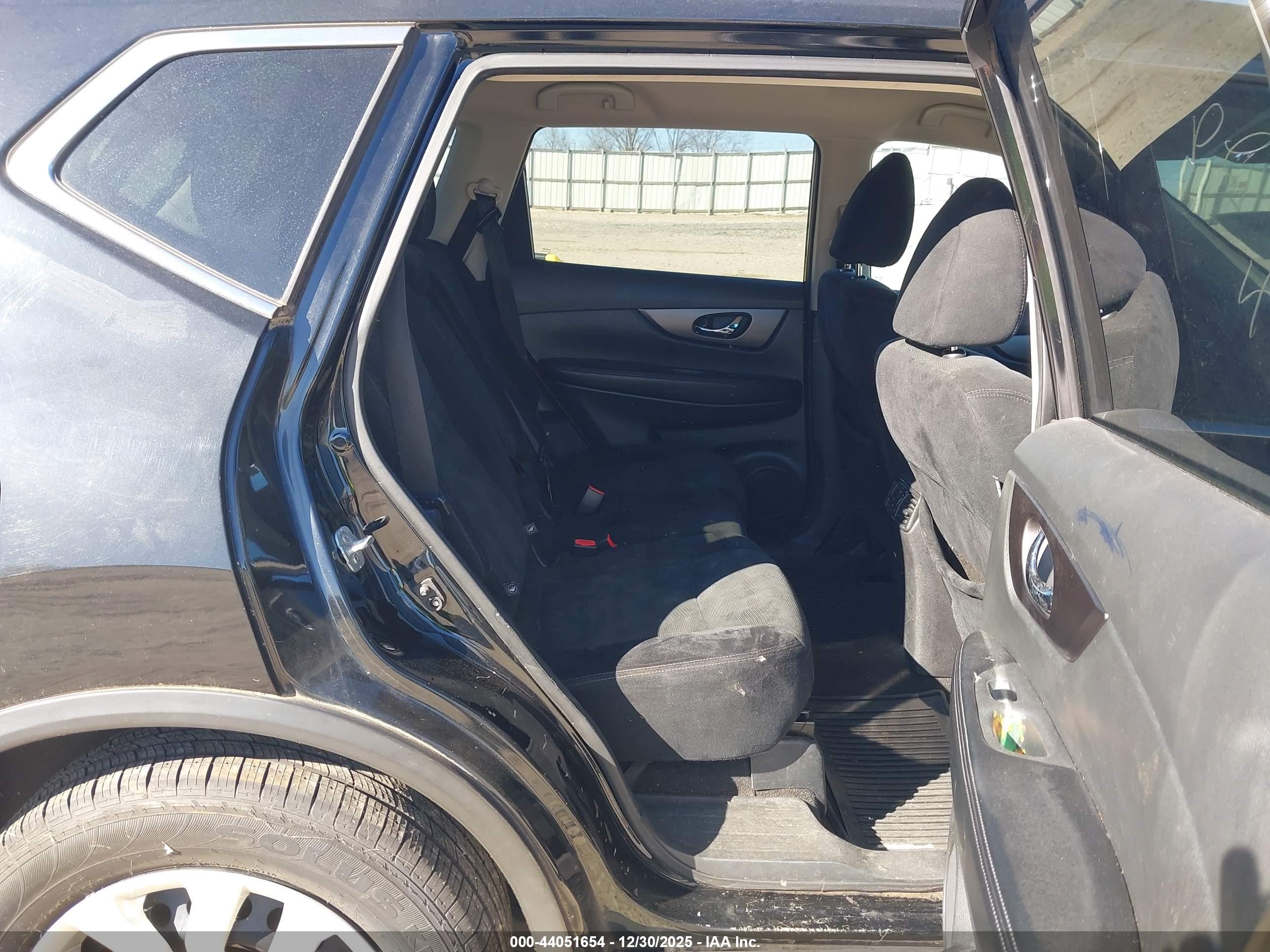 NISSAN ROGUE image 8