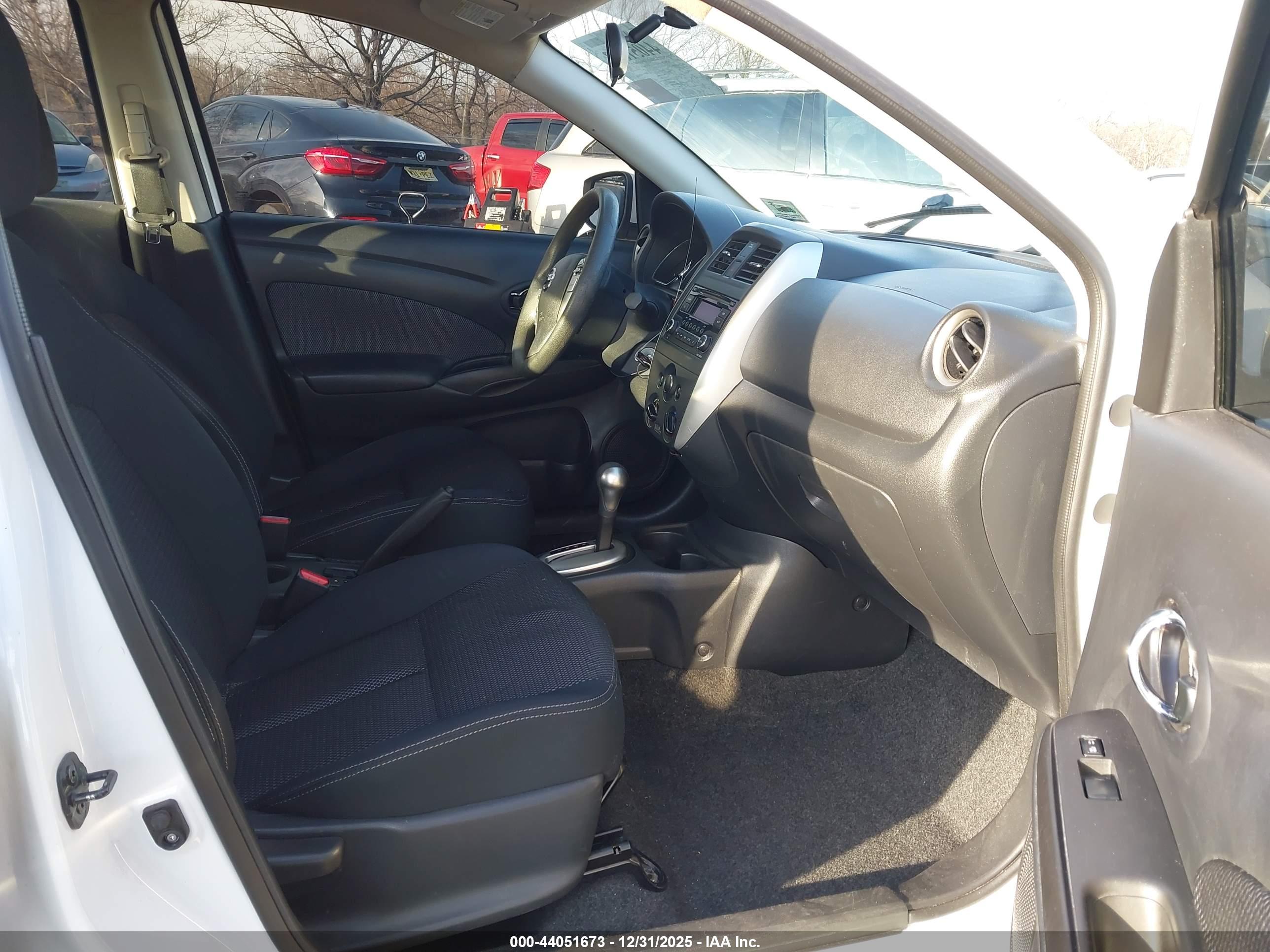 NISSAN VERSA image 5