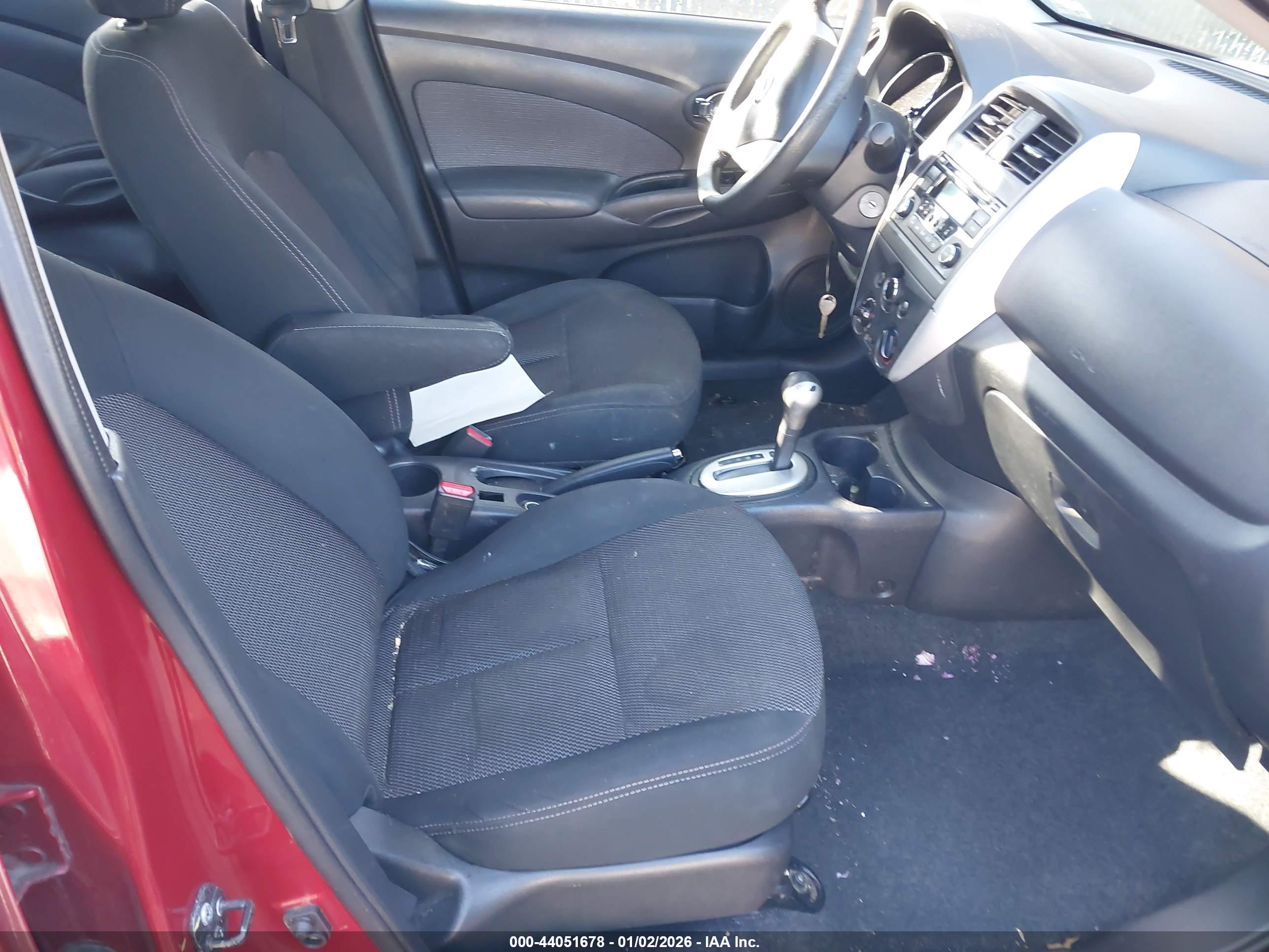 NISSAN VERSA image 5