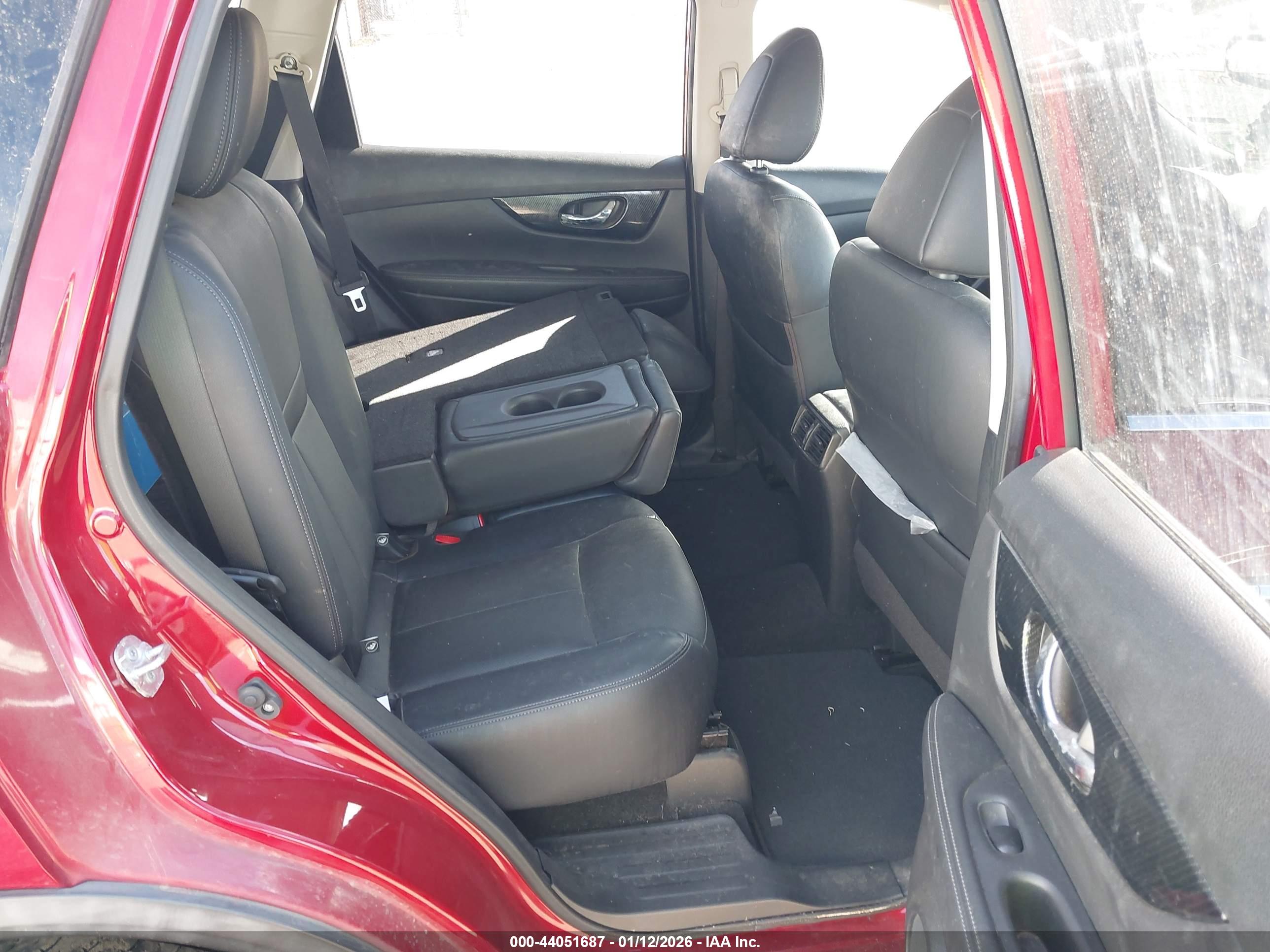 NISSAN ROGUE image 8