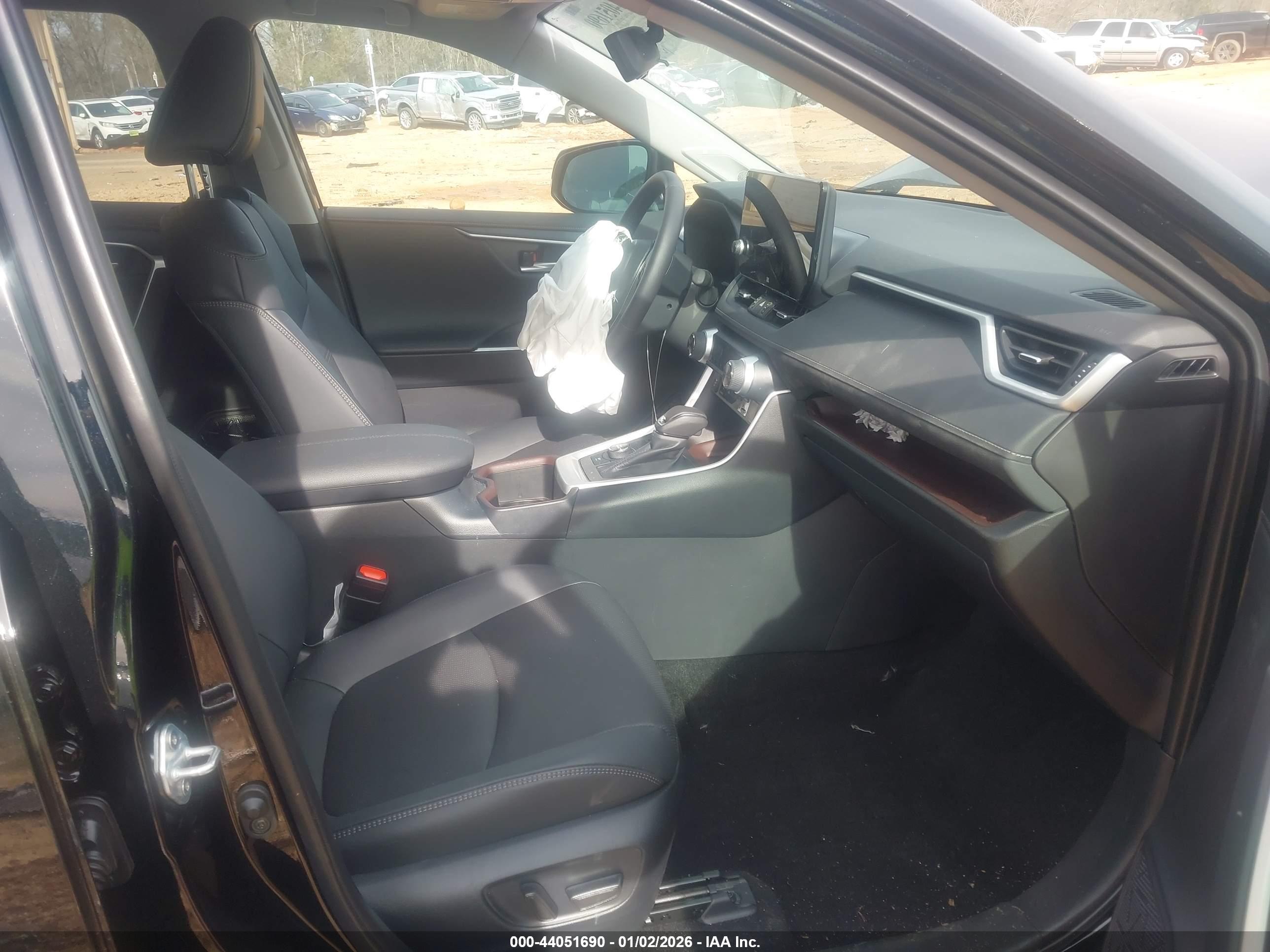 TOYOTA RAV4 image 5