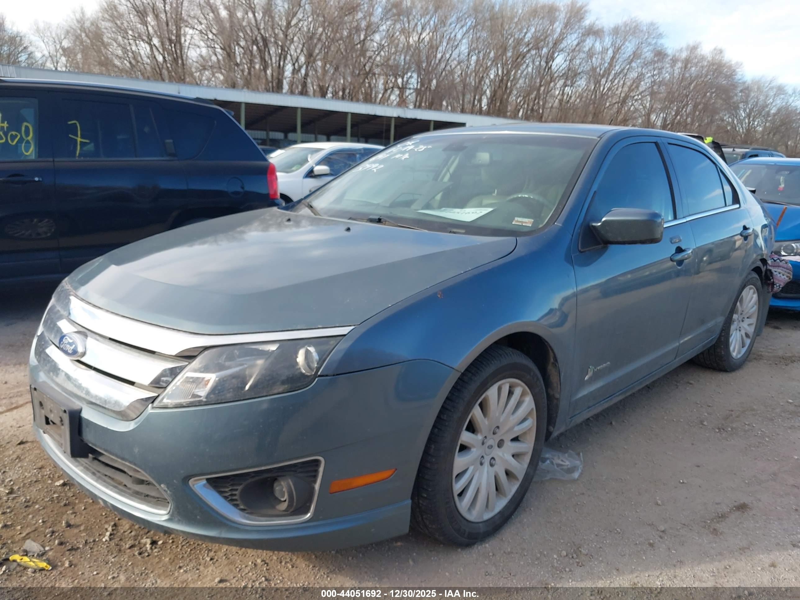 FORD FUSION image 2