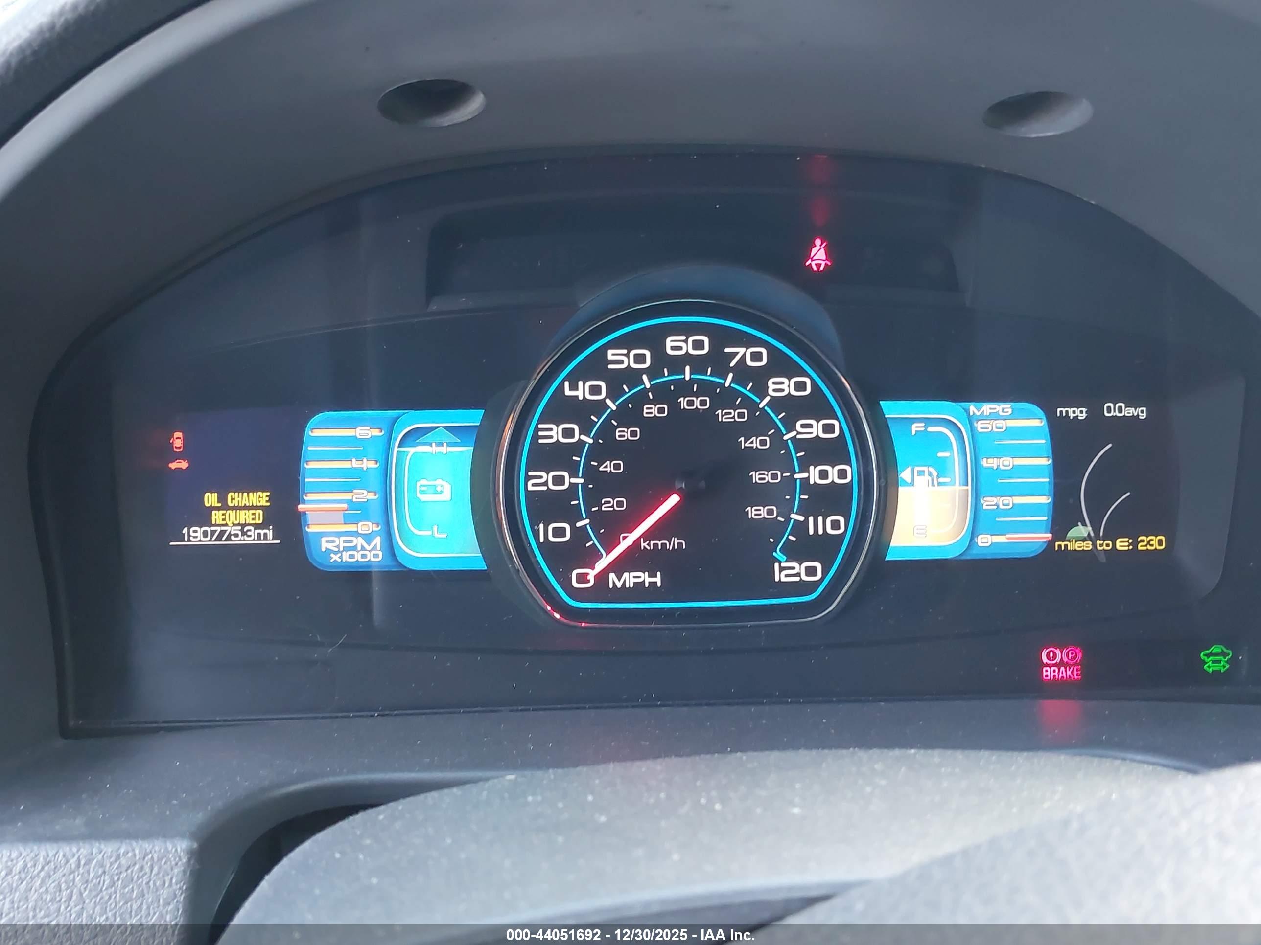FORD FUSION image 7
