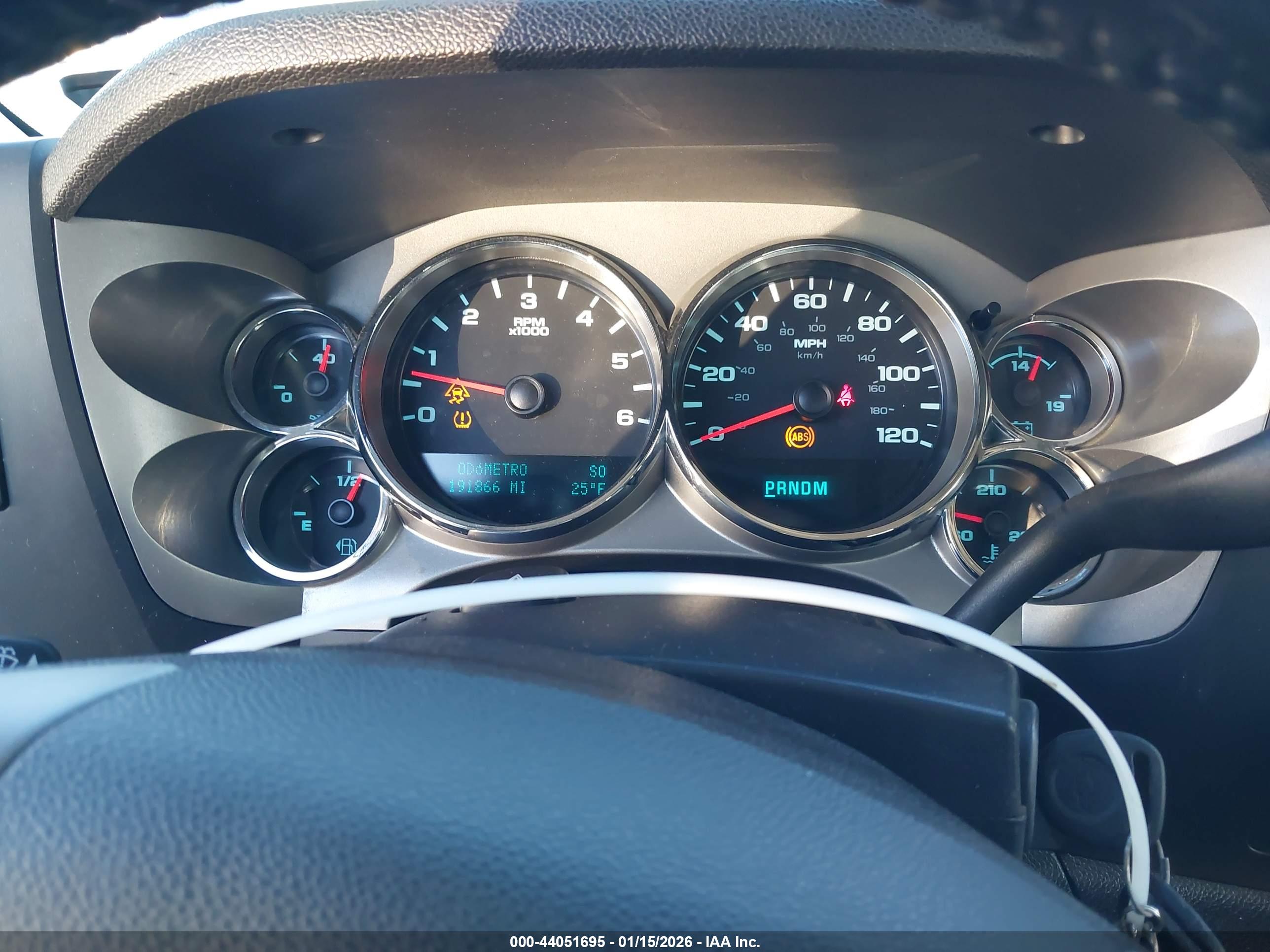 CHEVROLET SILVERADO image 7