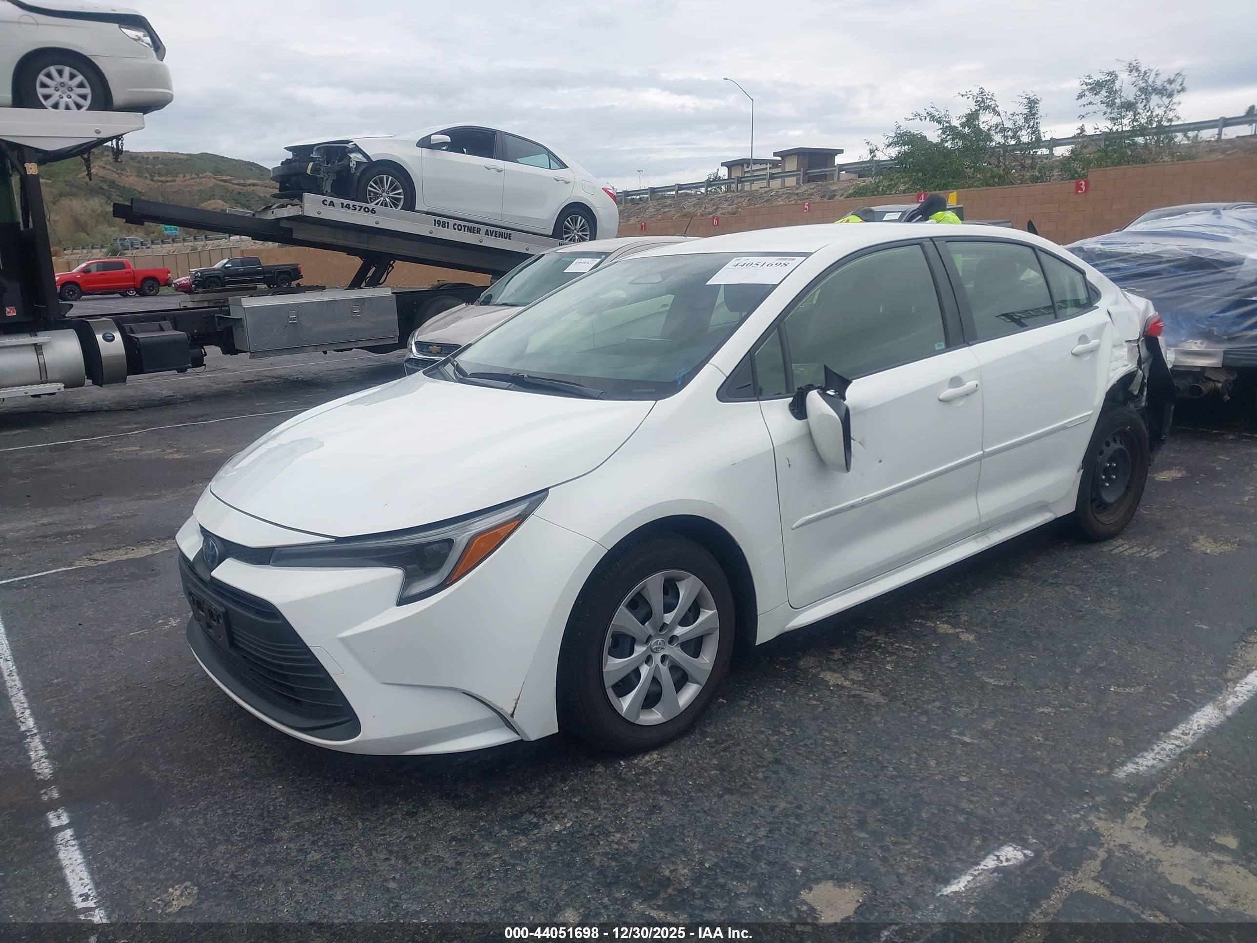 TOYOTA COROLLA image 2