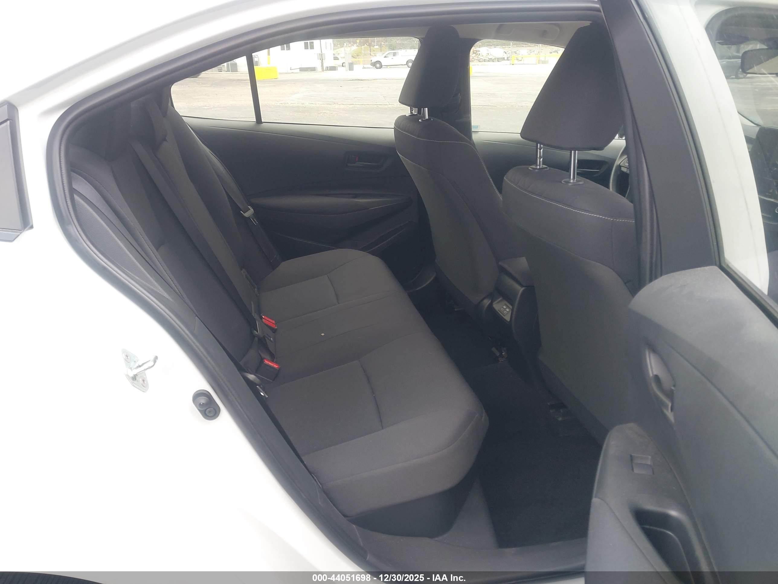 TOYOTA COROLLA image 8