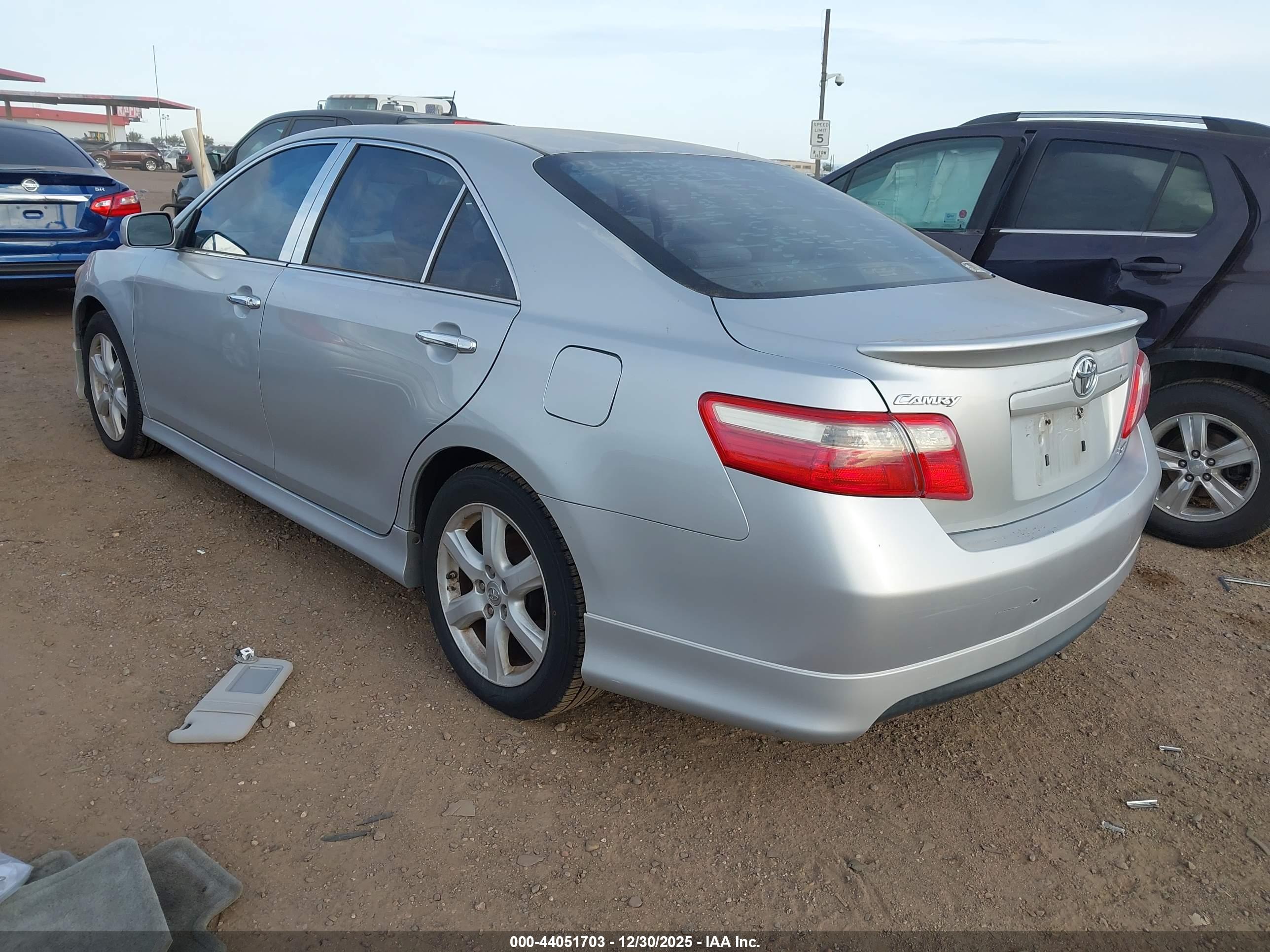 TOYOTA CAMRY image 3