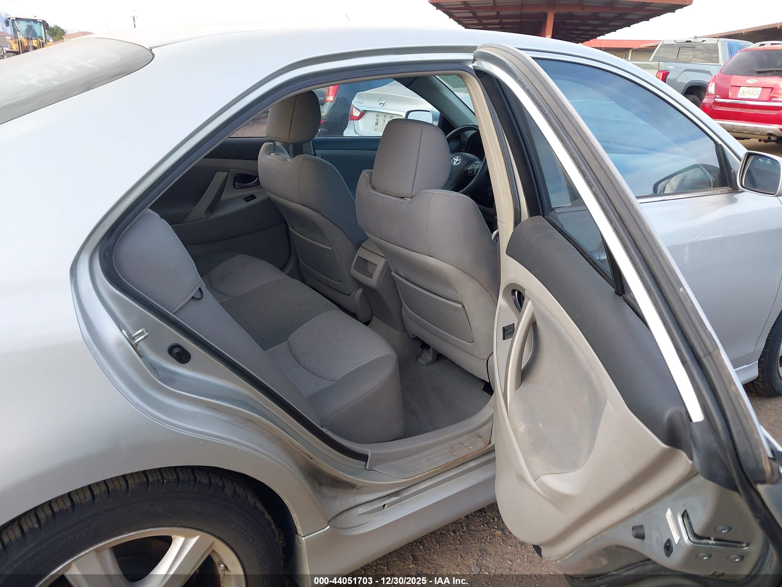 TOYOTA CAMRY image 8