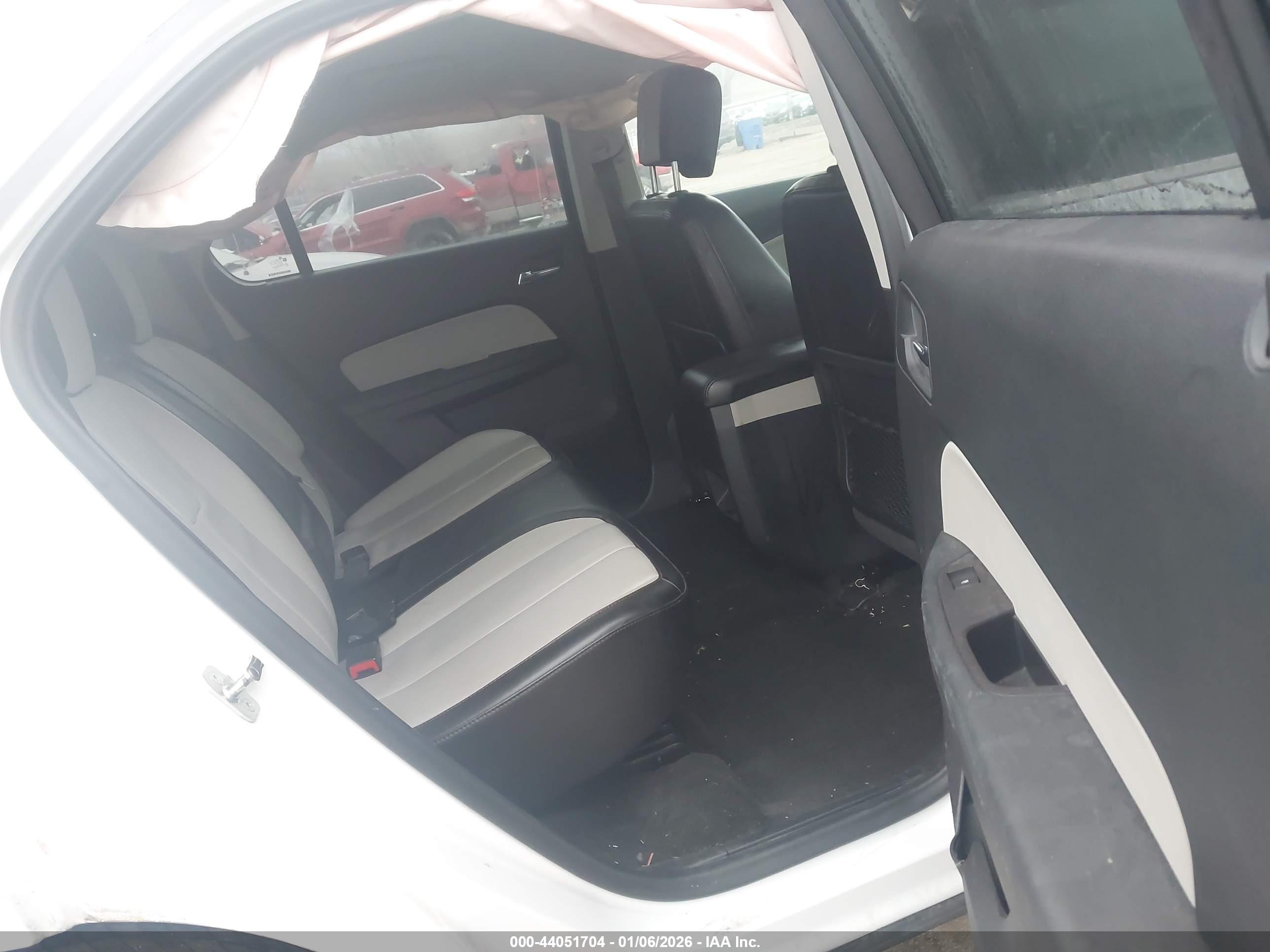 CHEVROLET EQUINOX image 8