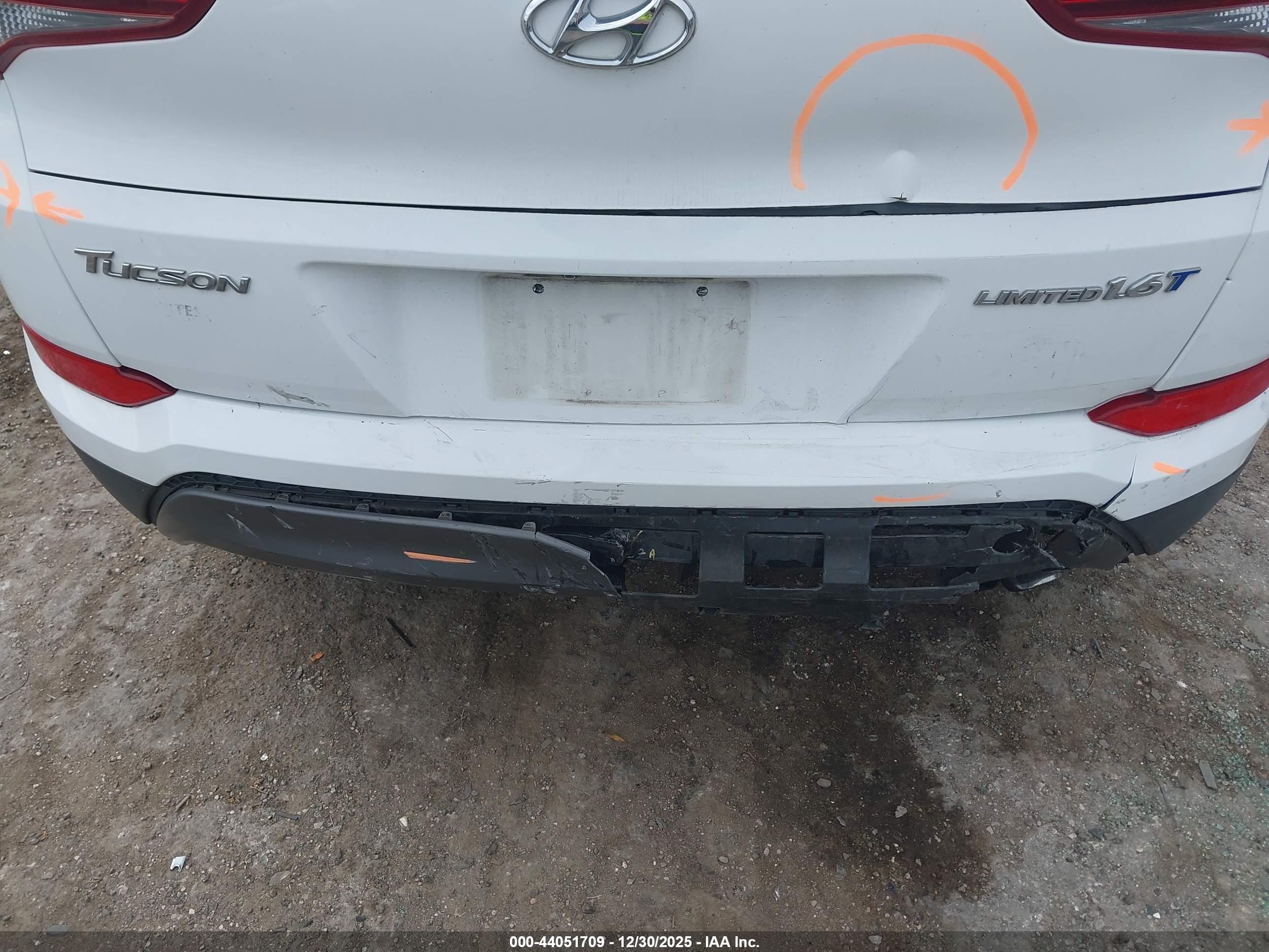 HYUNDAI TUCSON image 6