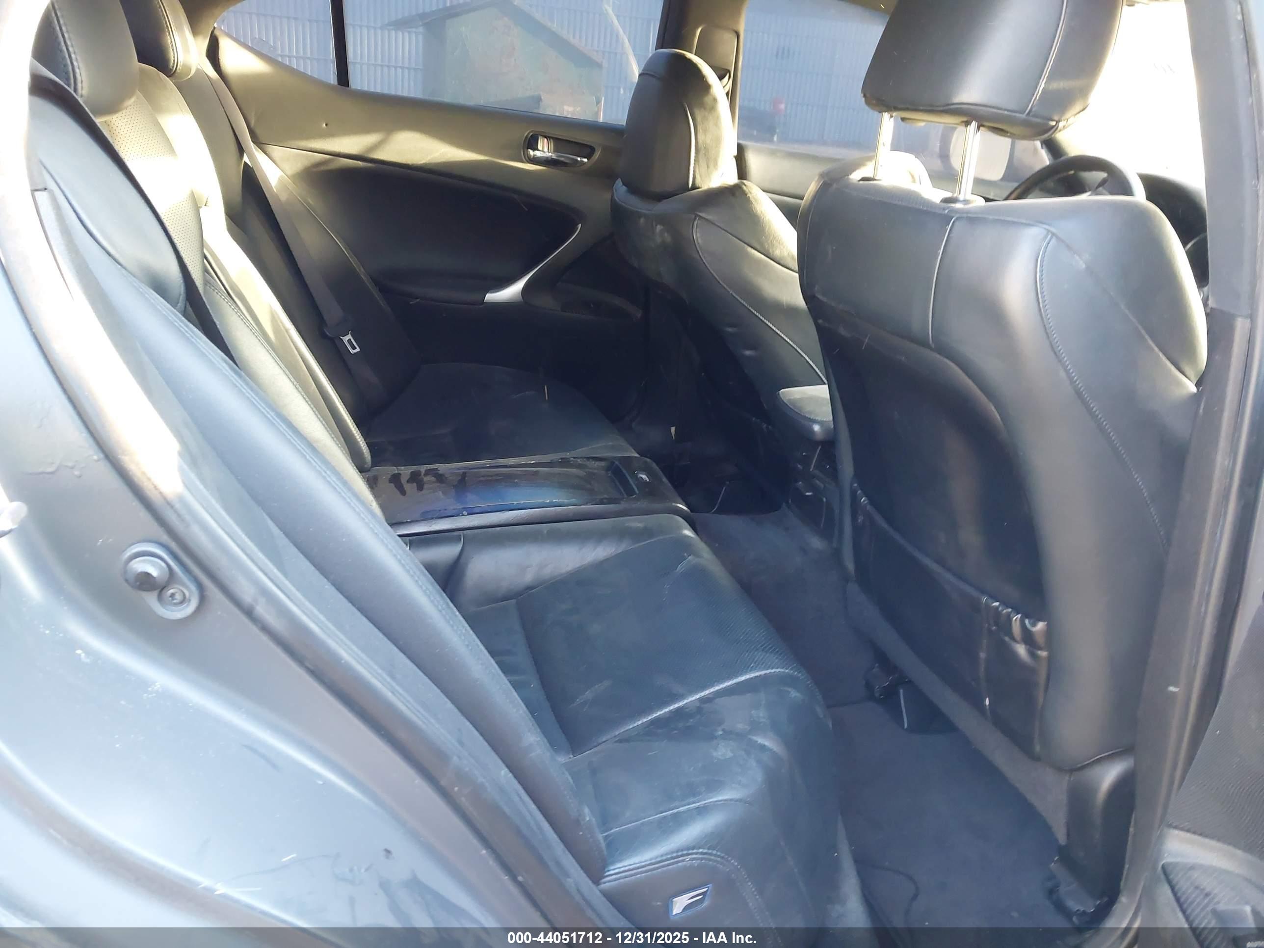 LEXUS IS image 8