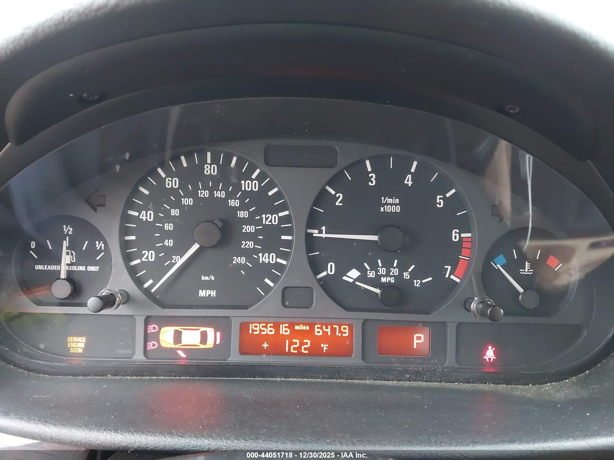 BMW 325I image 7