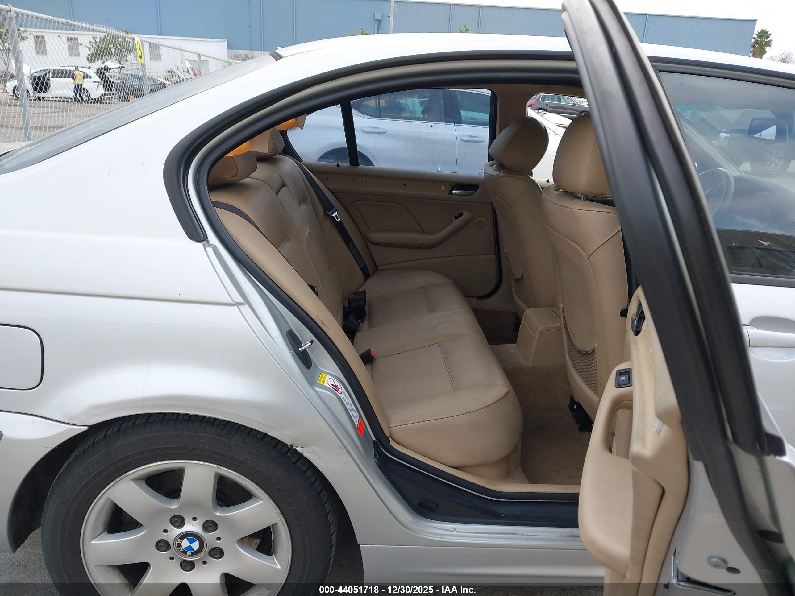 BMW 325I image 8