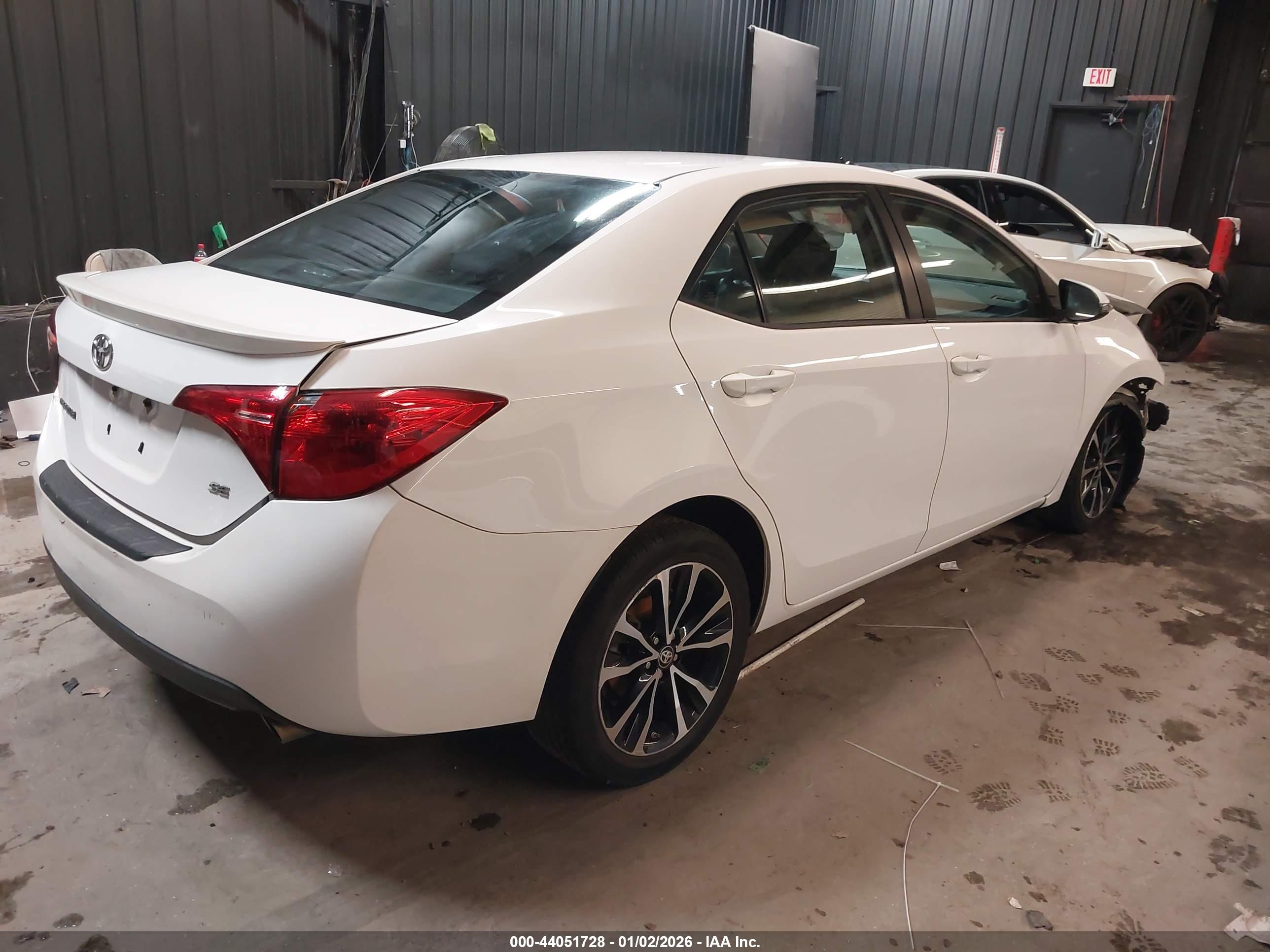 TOYOTA COROLLA image 4
